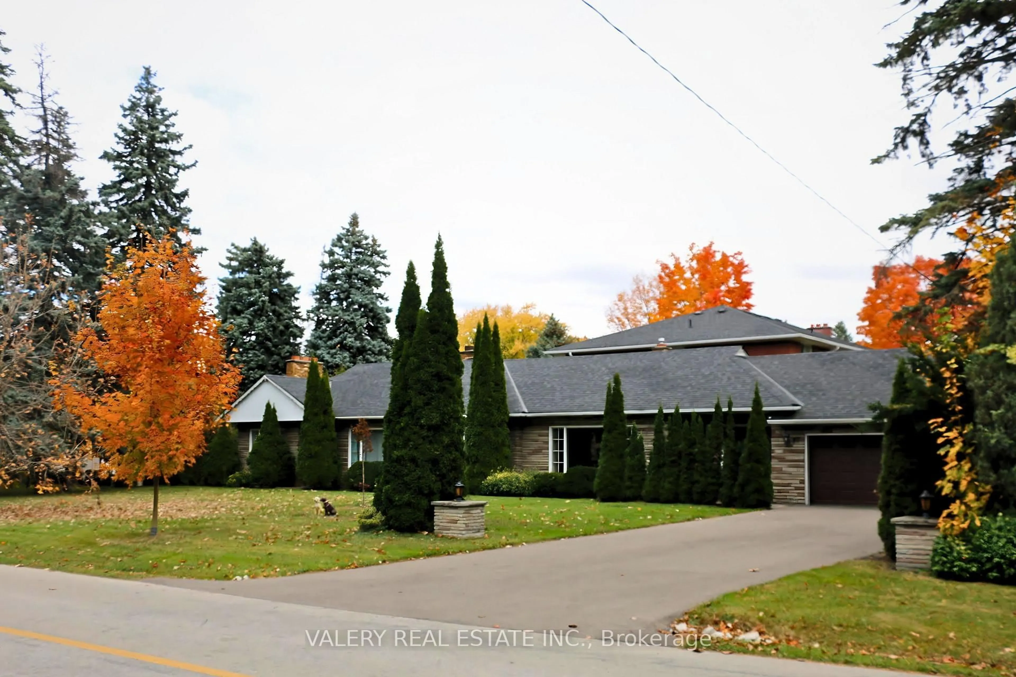 A pic from outside/outdoor area/front of a property/back of a property/a pic from drone, street for 87 Cedar Brae Blvd, Toronto Ontario M1J 2K5