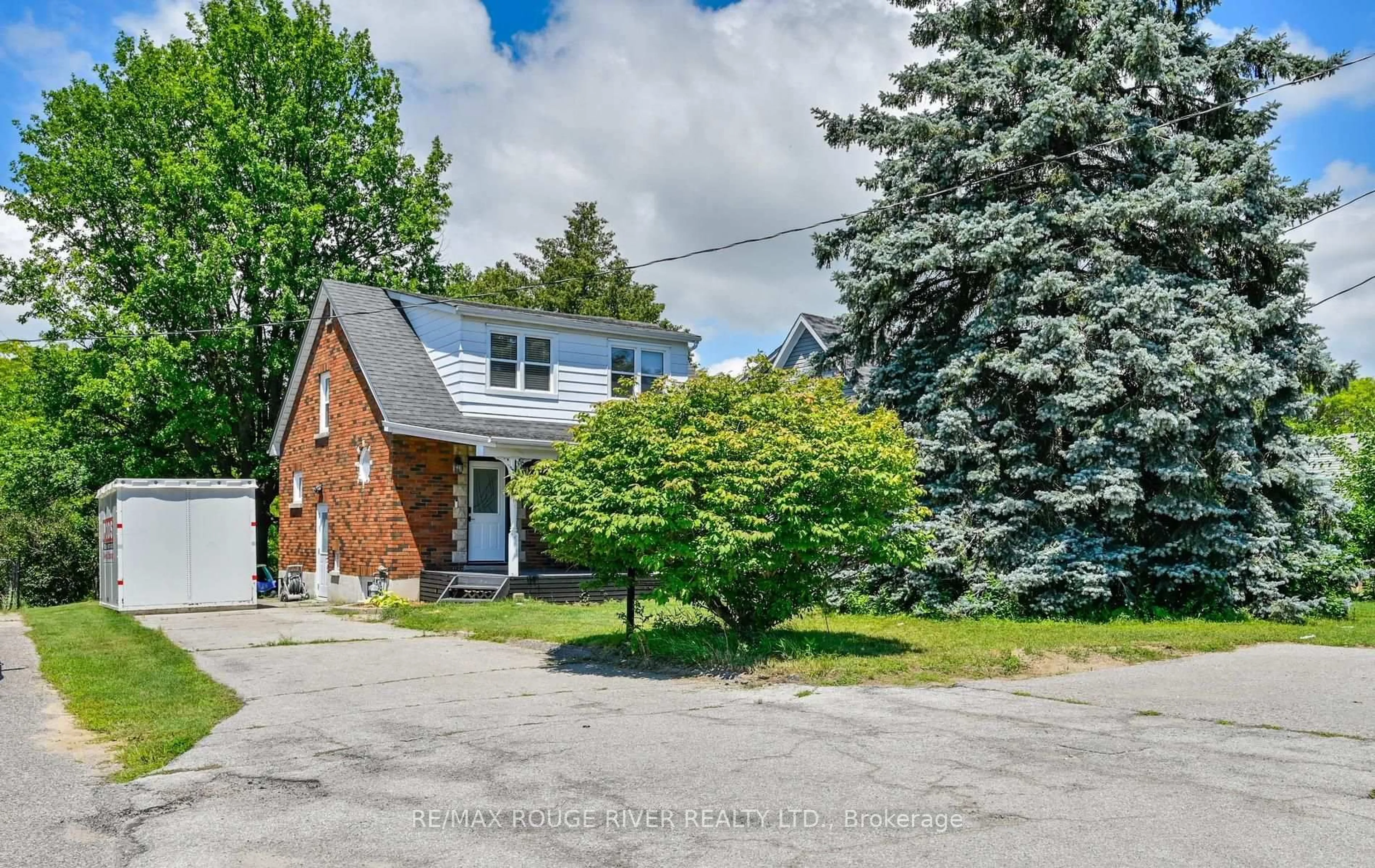 A pic from outside/outdoor area/front of a property/back of a property/a pic from drone, street for 1576 Highway 2 Rd, Clarington Ontario L1E 2R7