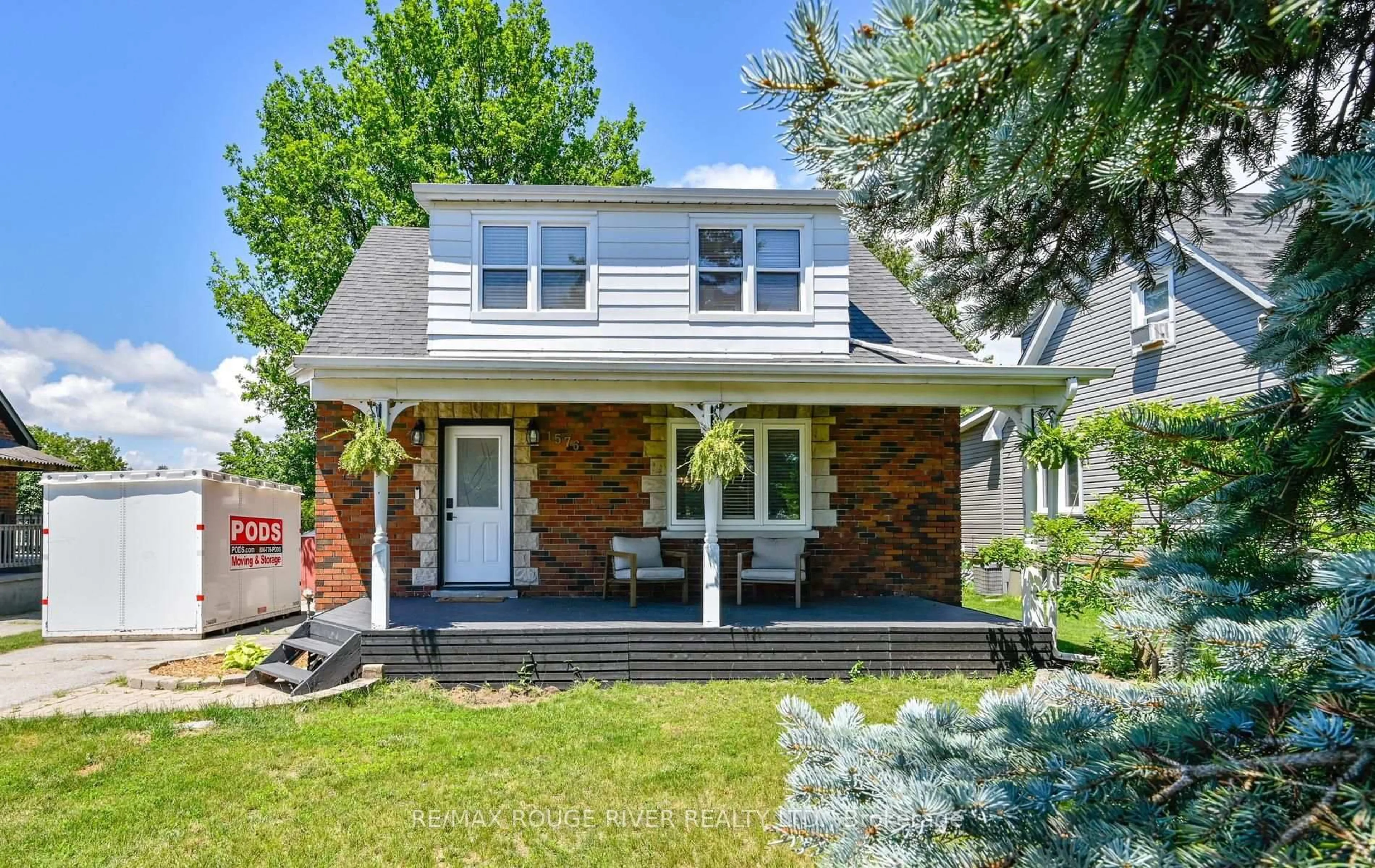 Home with brick exterior material, street for 1576 Highway 2 Rd, Clarington Ontario L1E 2R7