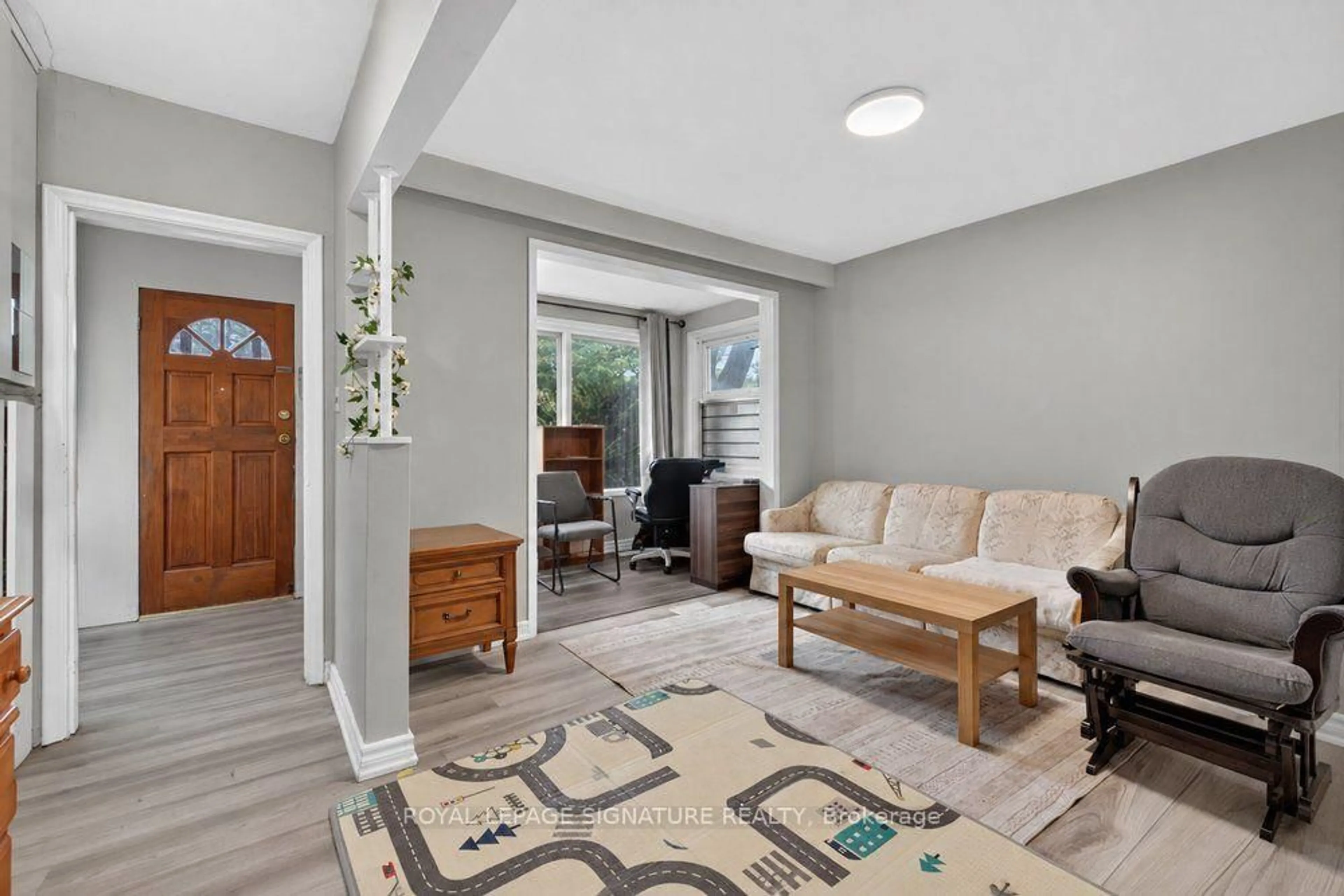 Living room with furniture, unknown for 121 Preston St, Toronto Ontario M1N 3N4