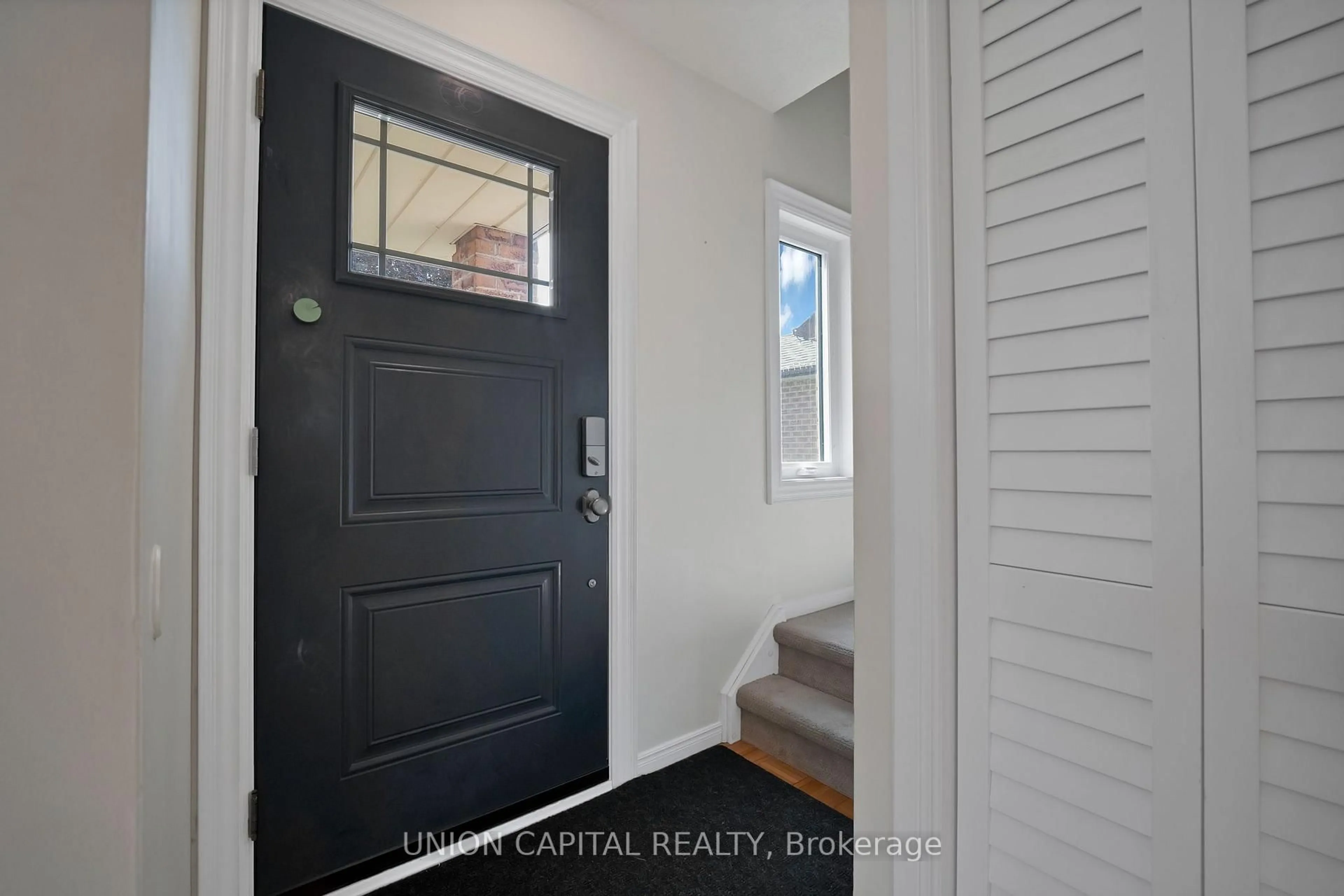Indoor entryway for 73 Humphrey Dr, Ajax Ontario L1S 4Y8