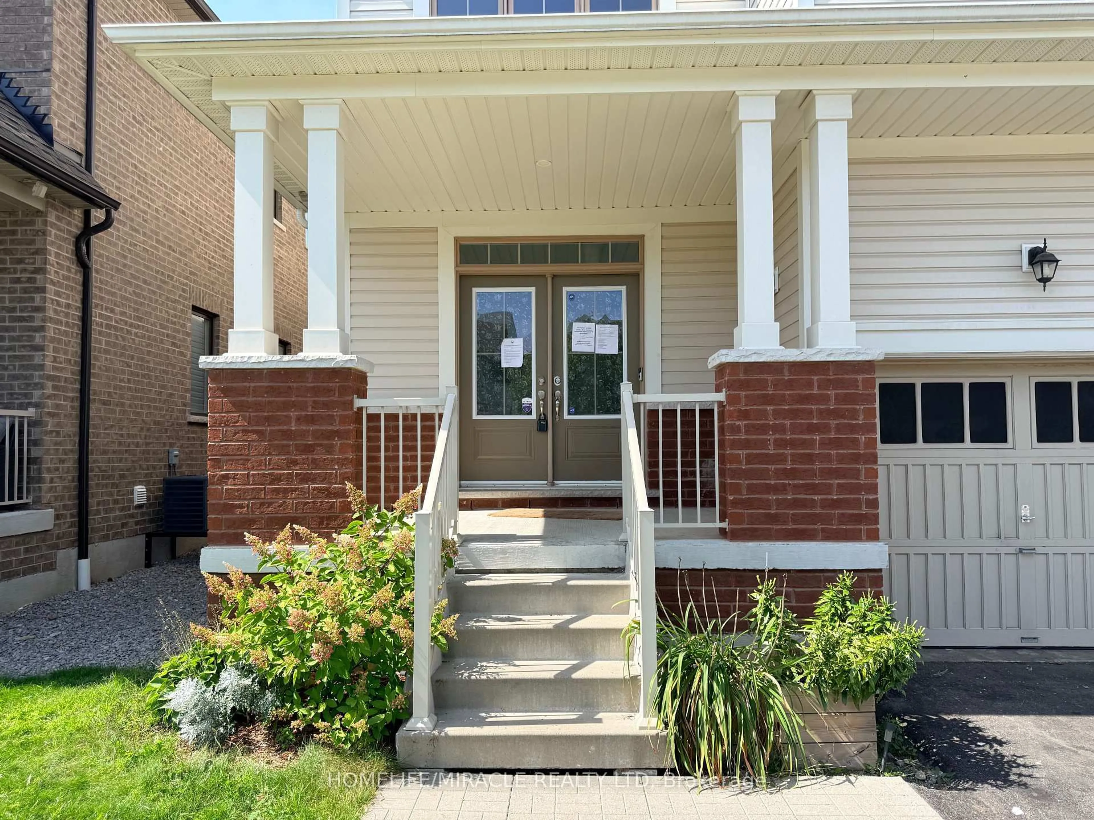 Unknown for 42 Arthur Mclaughlin St, Clarington Ontario L1C 0T6