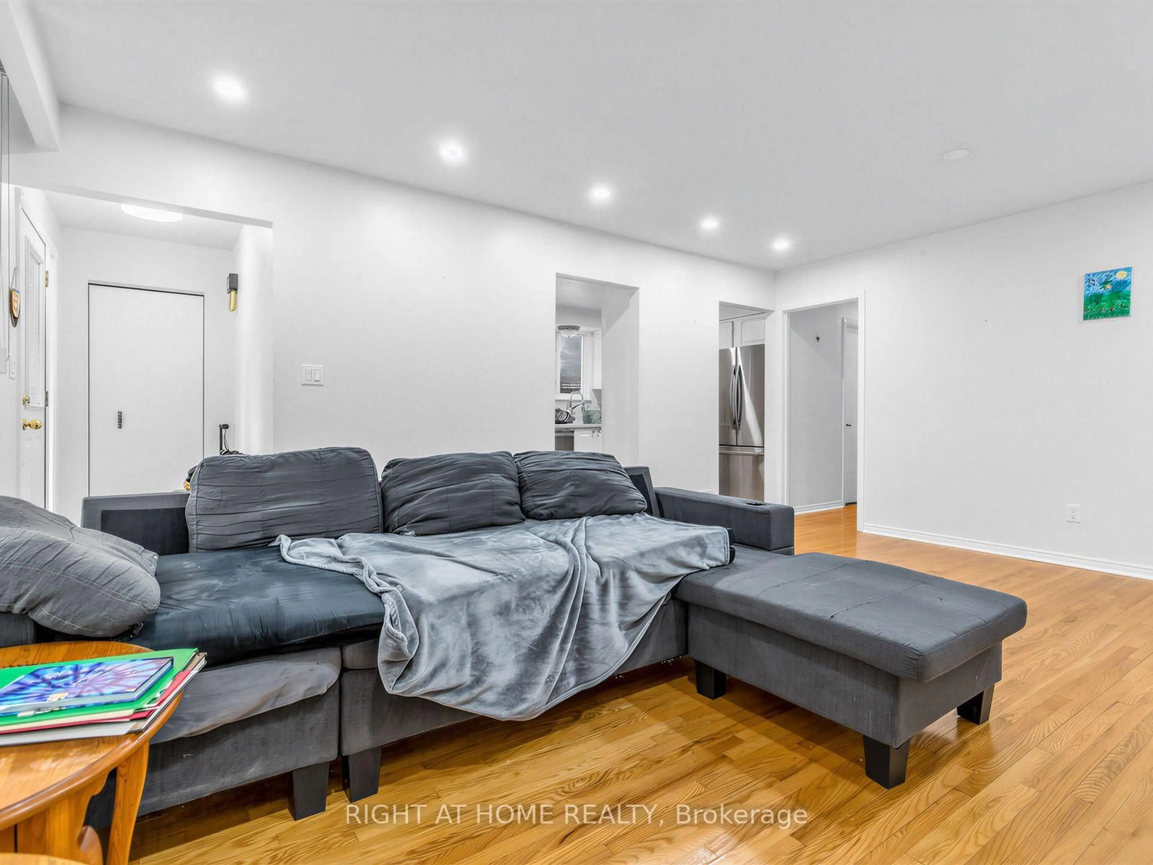 Living room with furniture, unknown for 346 Lorindale Dr, Oshawa Ontario L1H 6X4