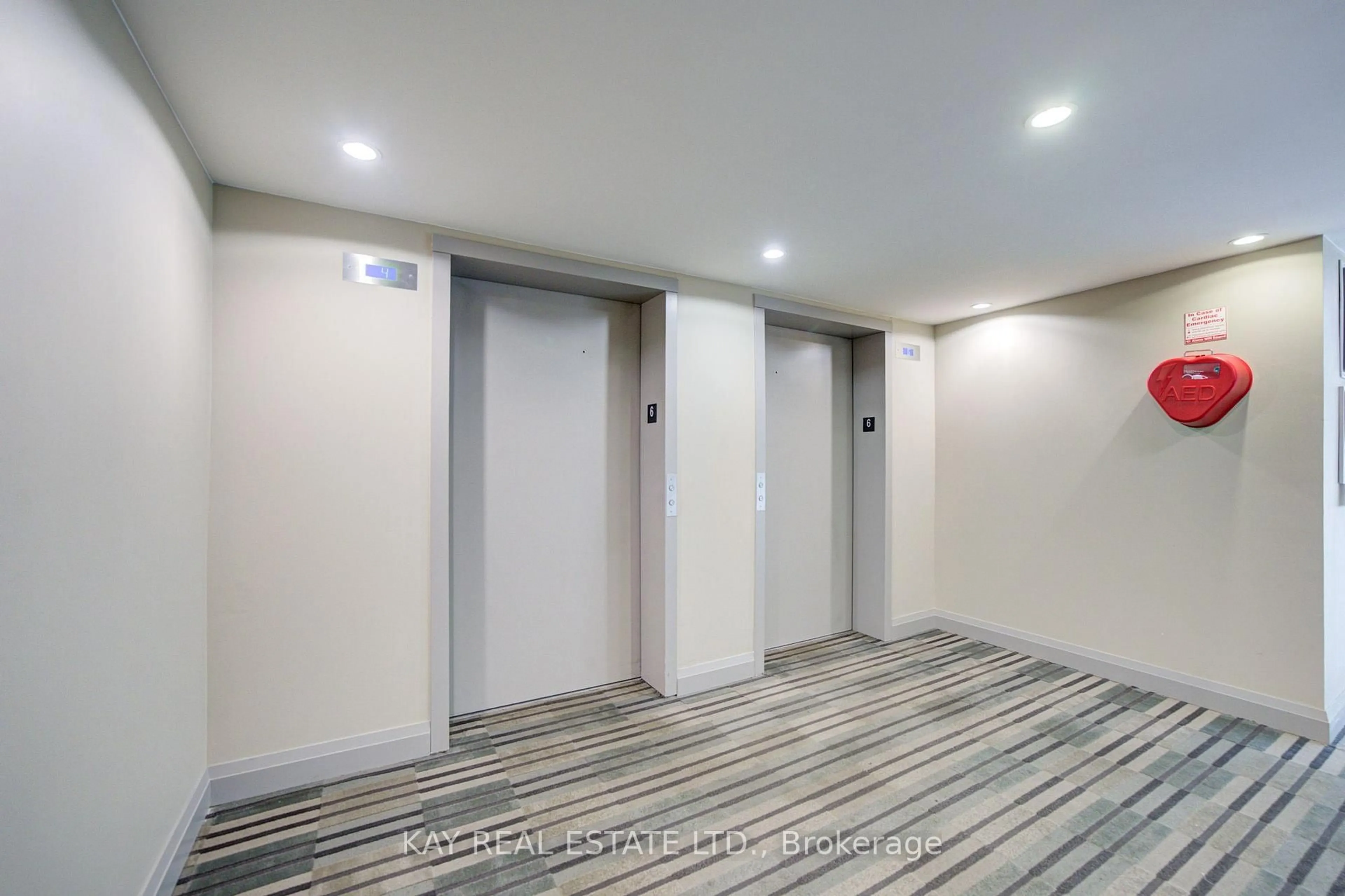 Indoor foyer for 3520 Danforth Ave #612, Toronto Ontario M1L 1E5