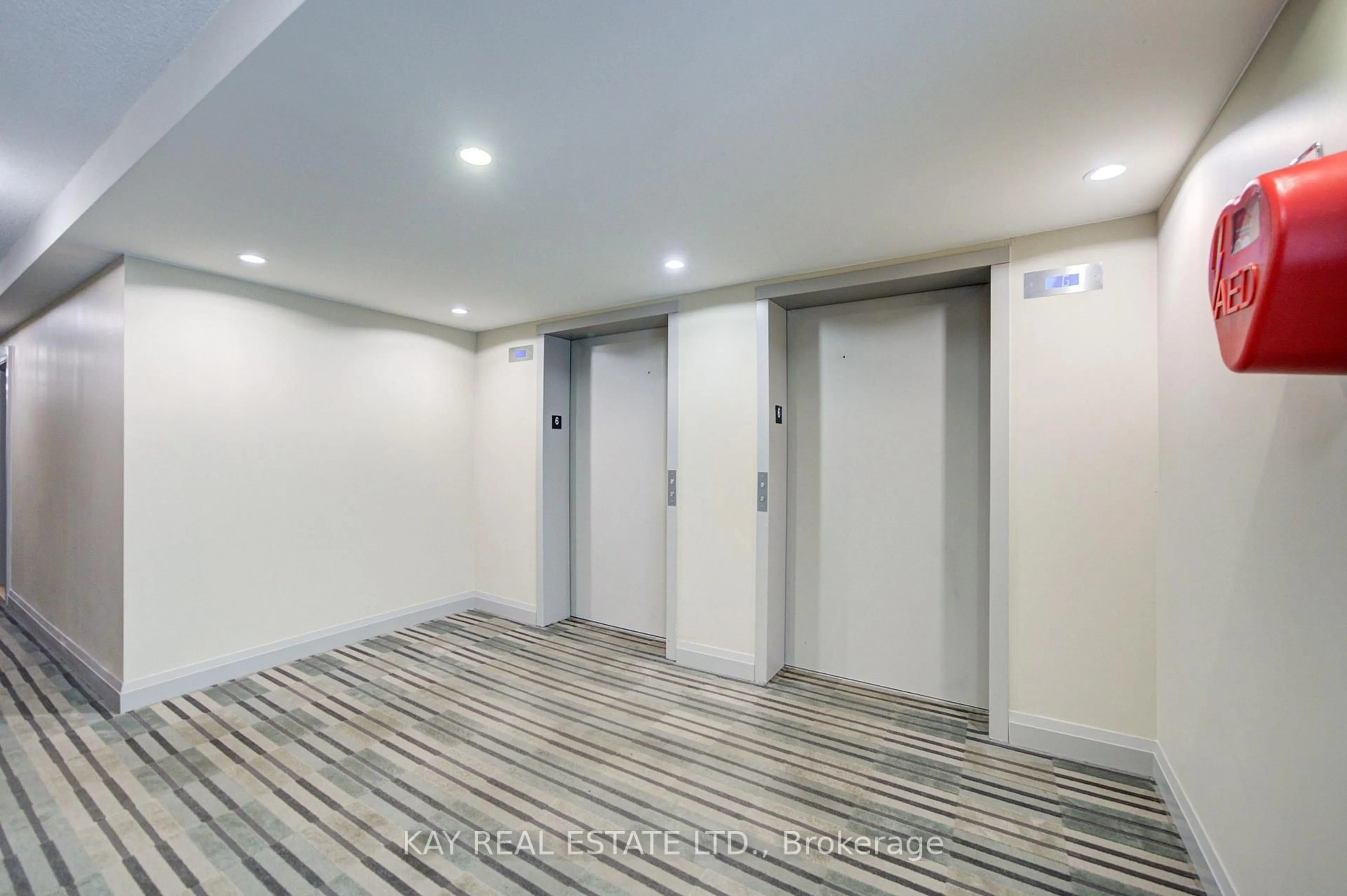 Indoor foyer for 3520 Danforth Ave #612, Toronto Ontario M1L 1E5
