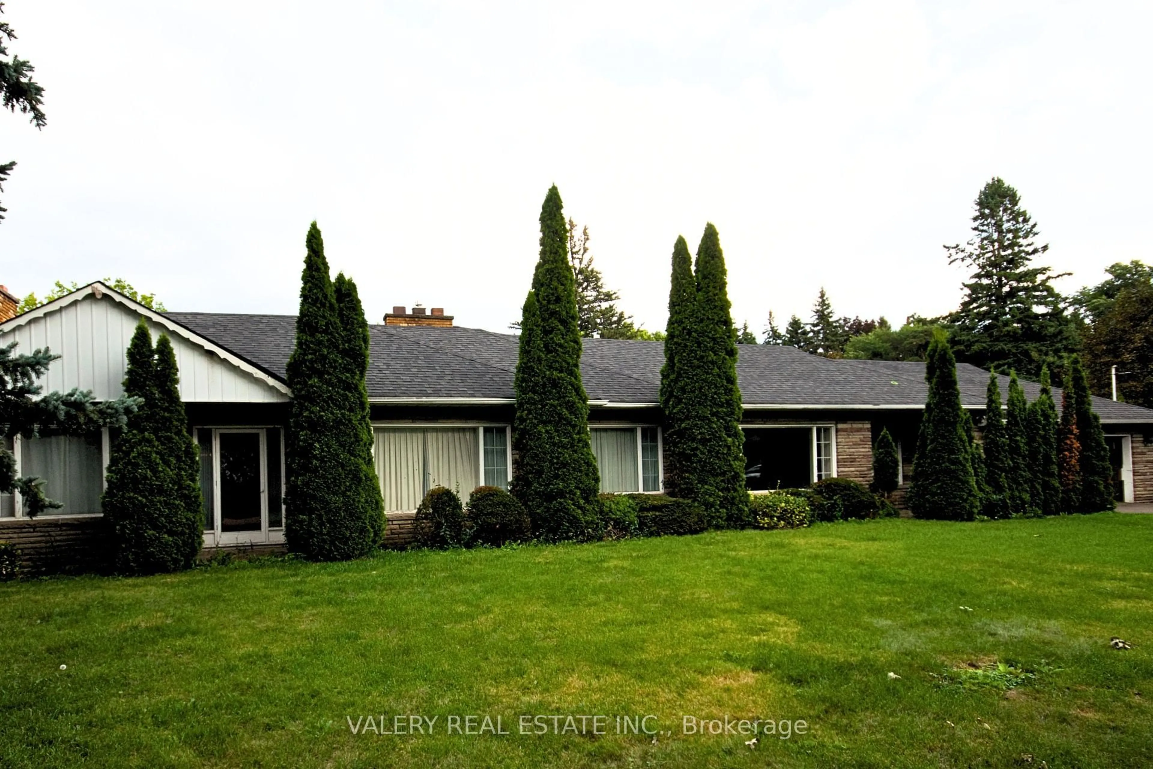 A pic from outside/outdoor area/front of a property/back of a property/a pic from drone, unknown for 87 Cedar Brae Blvd, Toronto Ontario M1J 2K5