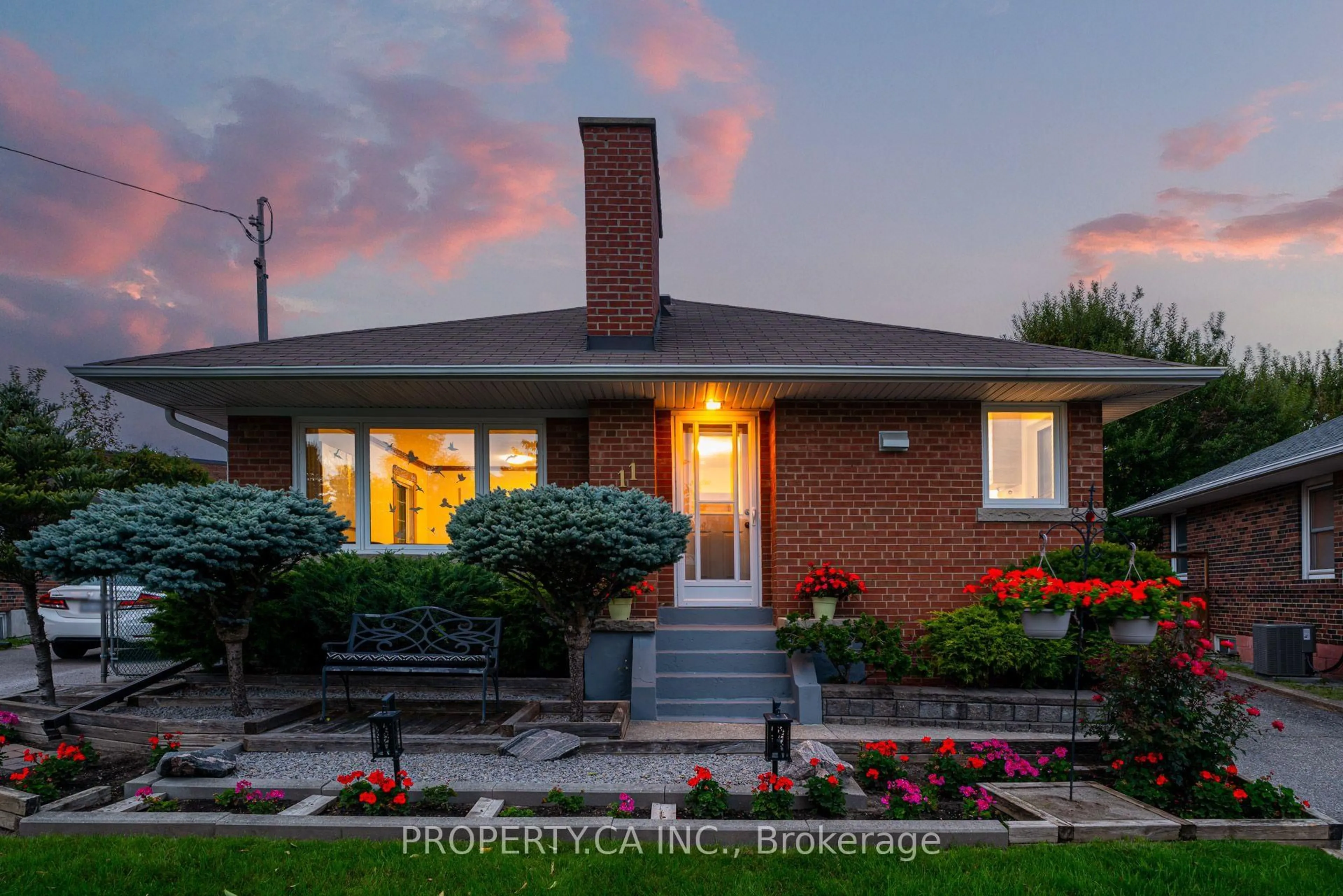 Home with brick exterior material, street for 11 Barnsley Crt, Toronto Ontario M1R 3X5