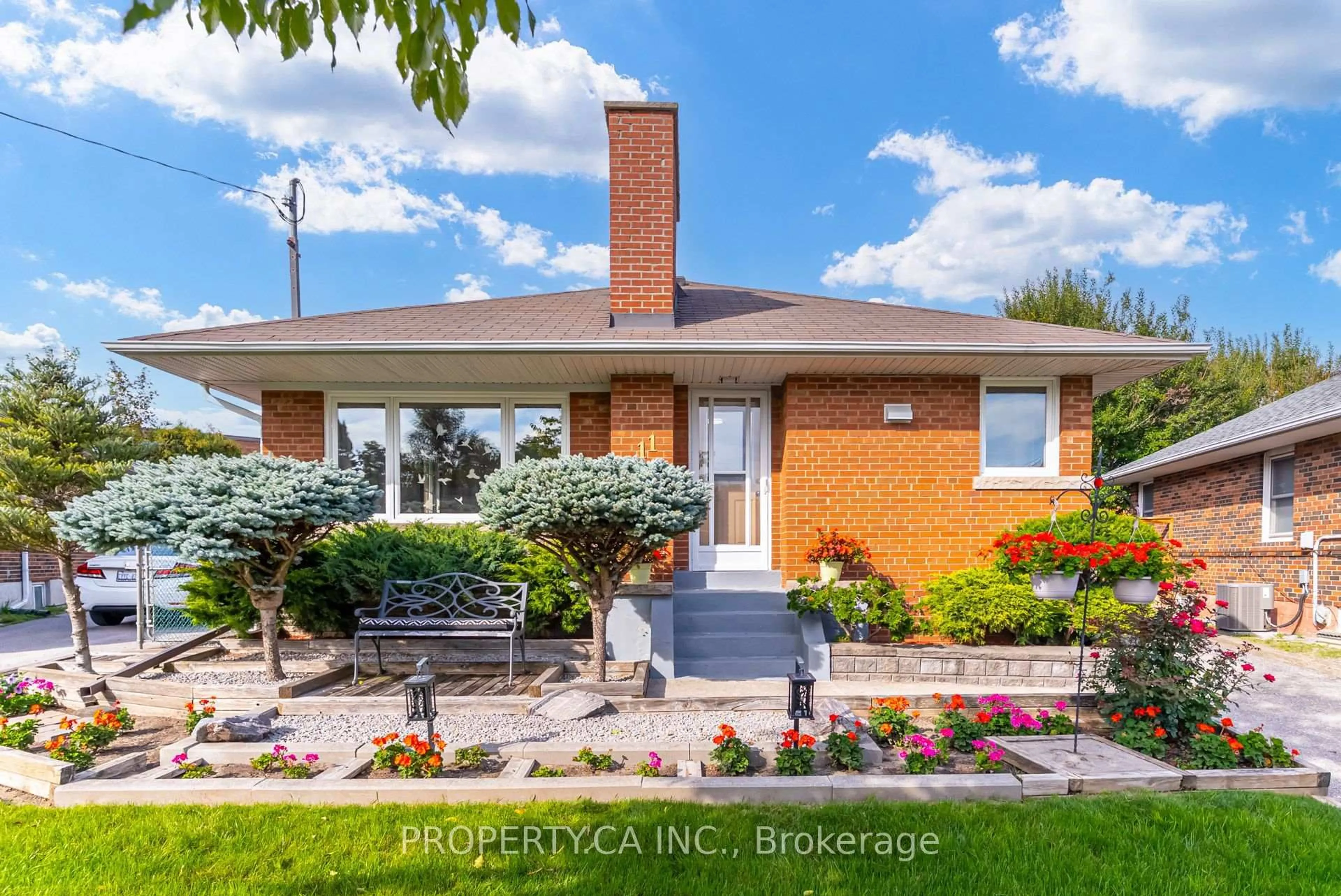 Home with brick exterior material, street for 11 Barnsley Crt, Toronto Ontario M1R 3X5