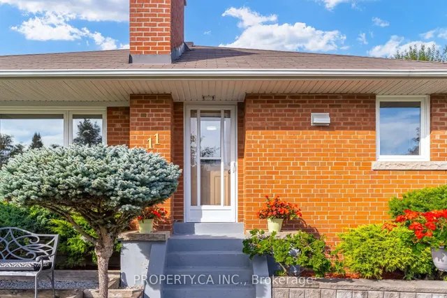 11 Barnsley Crt, Toronto 3