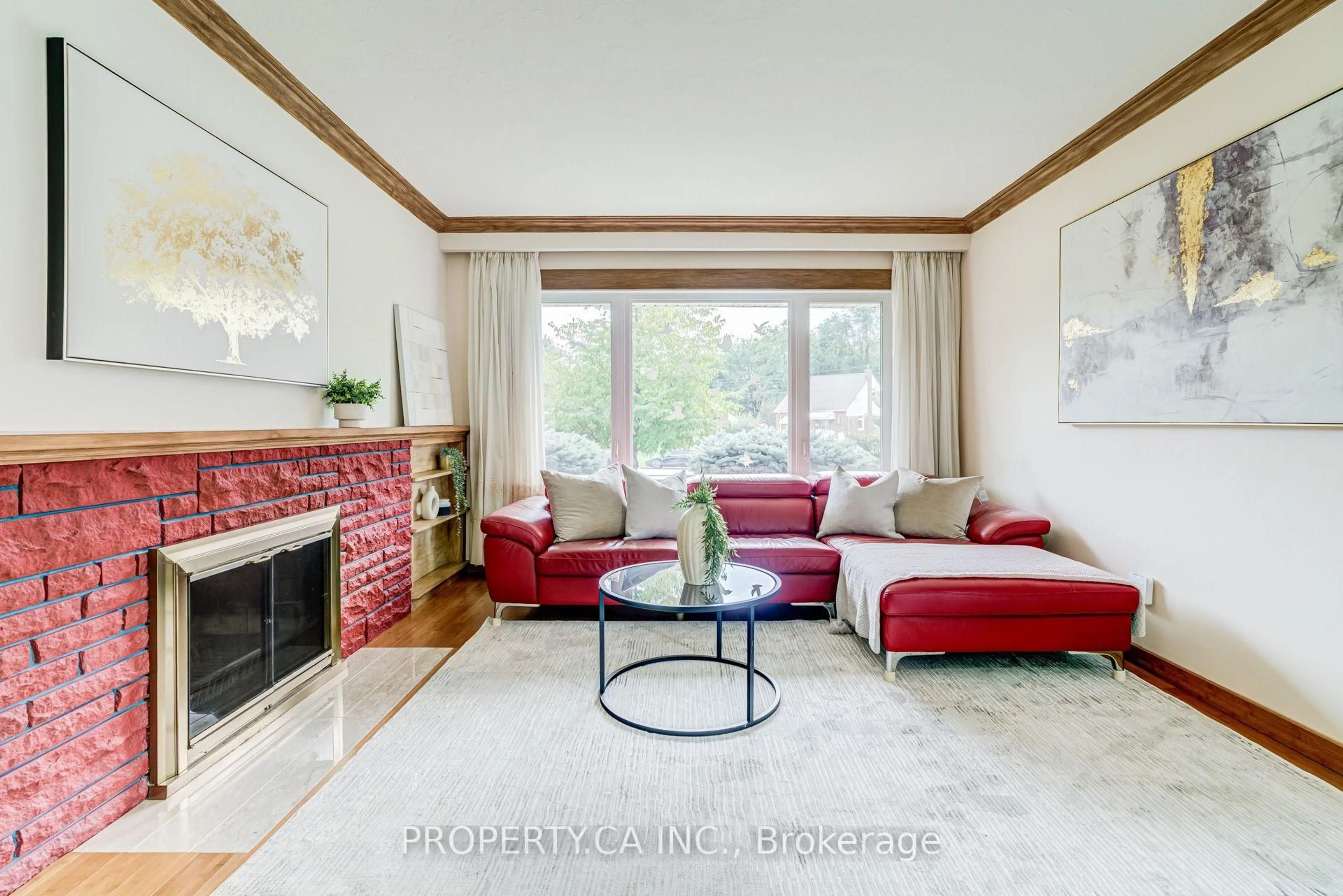 Living room with furniture, unknown for 11 Barnsley Crt, Toronto Ontario M1R 3X5