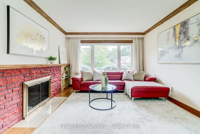 11 Barnsley Crt, Toronto 5