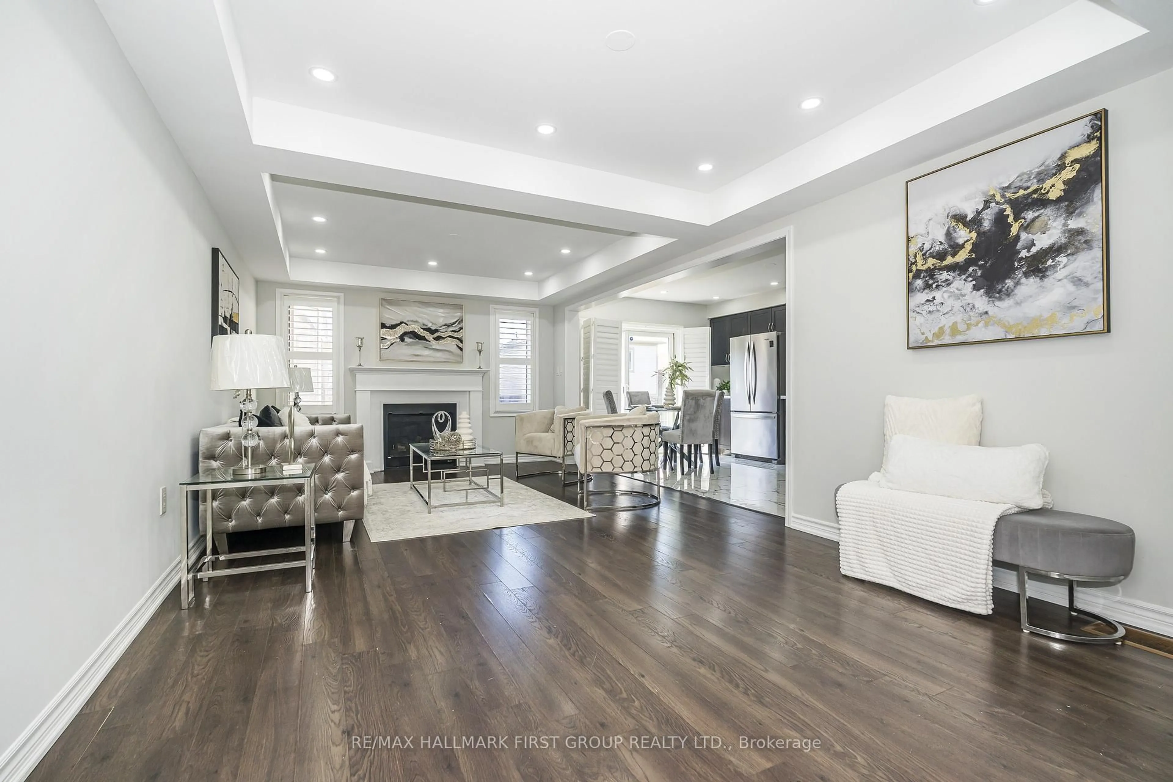 Living room with furniture, unknown for 1019 Dragonfly Ave, Pickering Ontario L1X 0E9