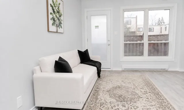 1100 Oxford St #137, Oshawa 4