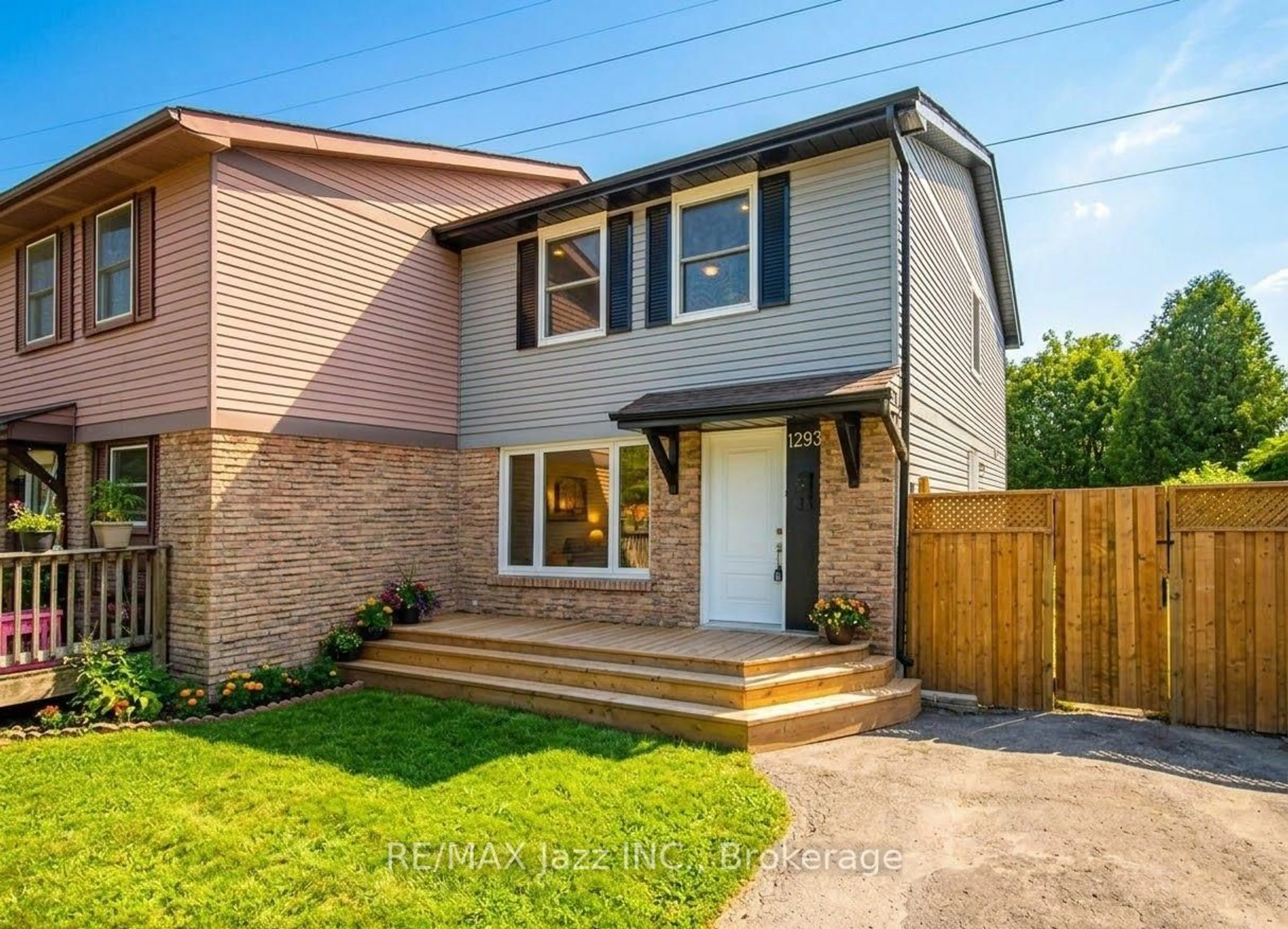 Home with brick exterior material, street for 1293 Ludlow Crt, Oshawa Ontario L1G 7K5