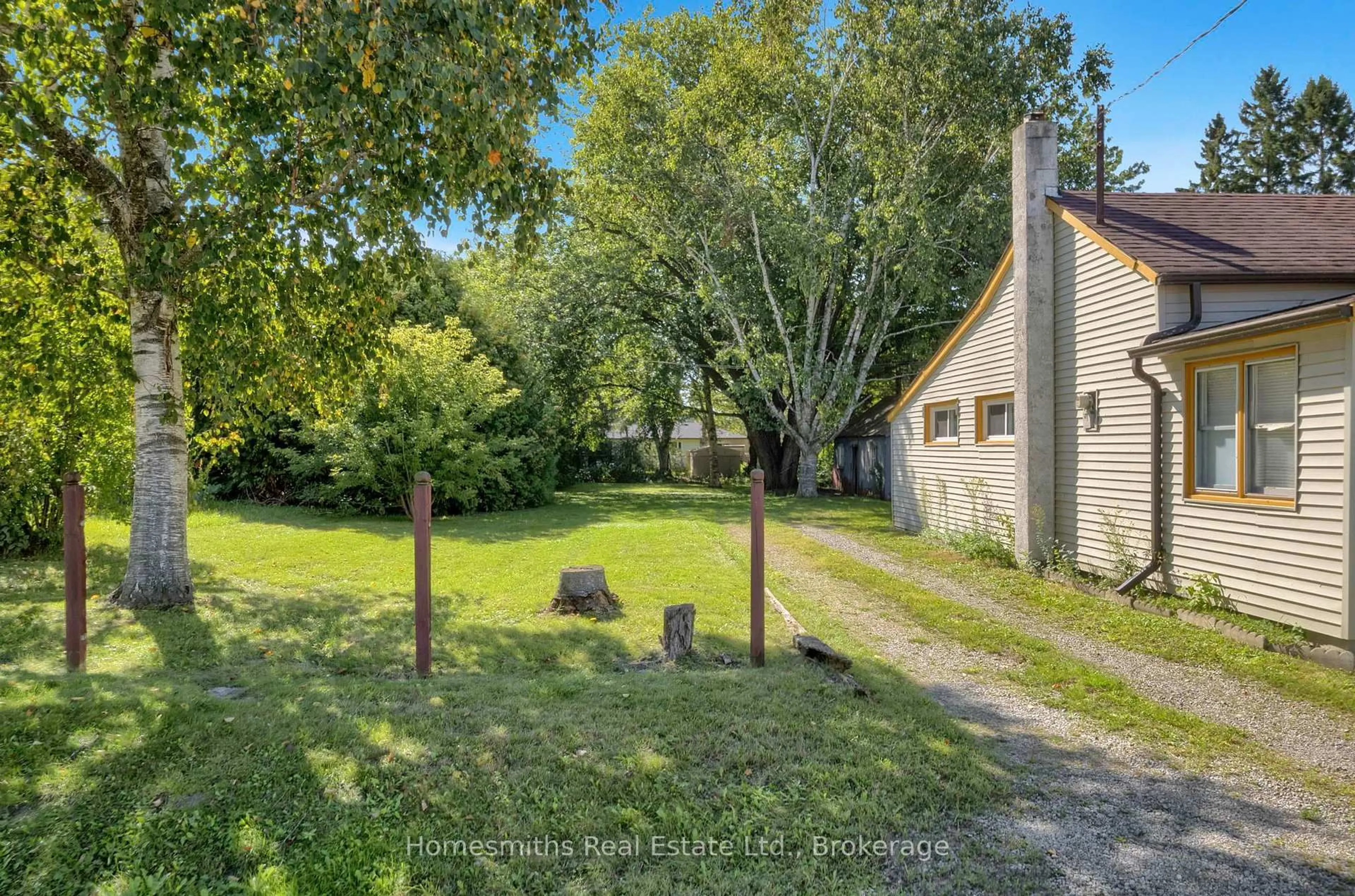 A pic from outside/outdoor area/front of a property/back of a property/a pic from drone, street for 95 Emily St, Clarington Ontario L1B 1H1