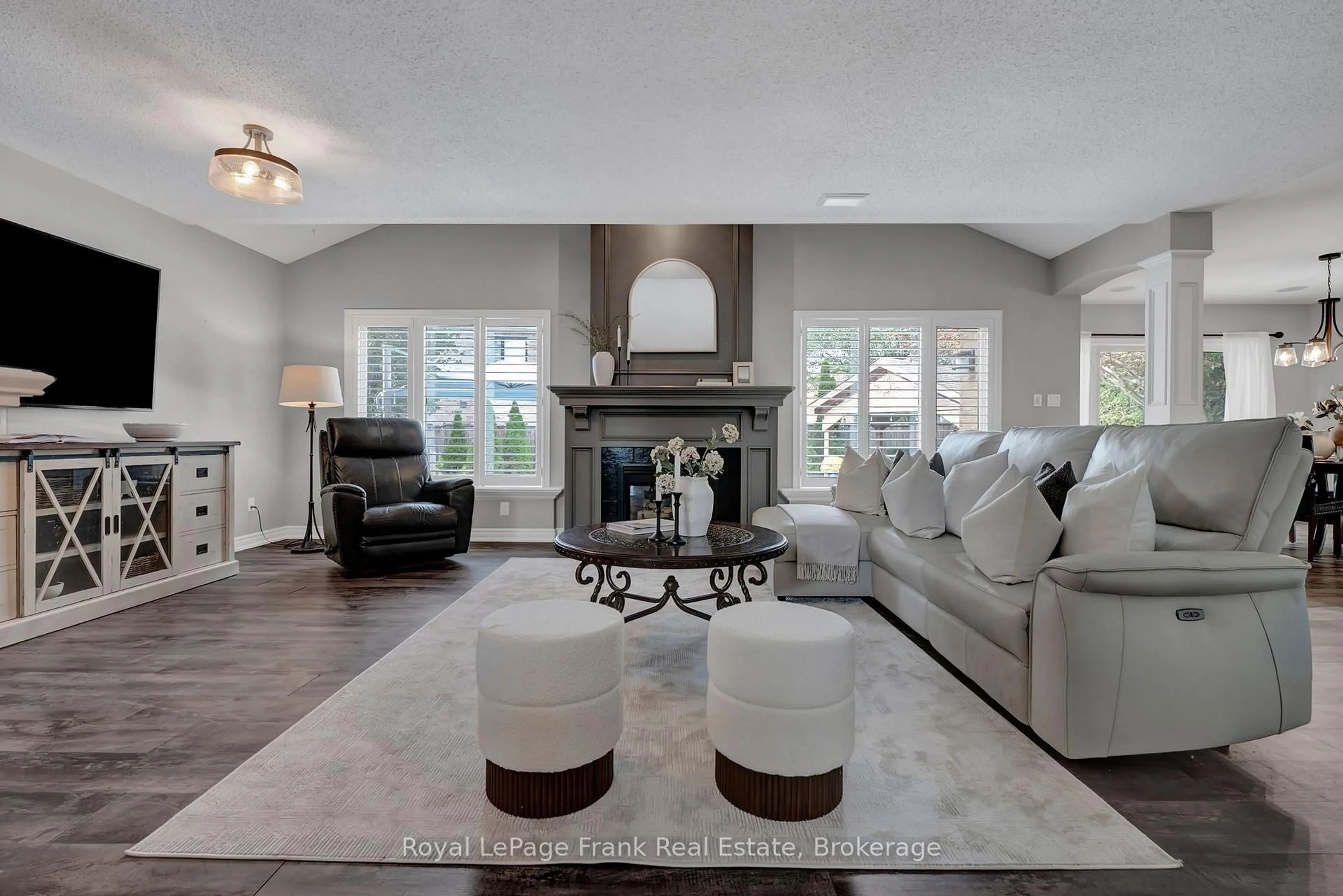 Living room with furniture, ceramic/tile floor for 9 Sheenan Crt, Clarington Ontario L1E 3A4