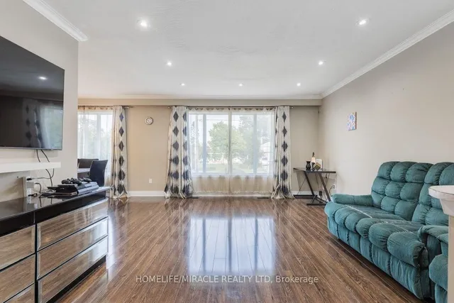 20 Mayhill Cres, Toronto 5