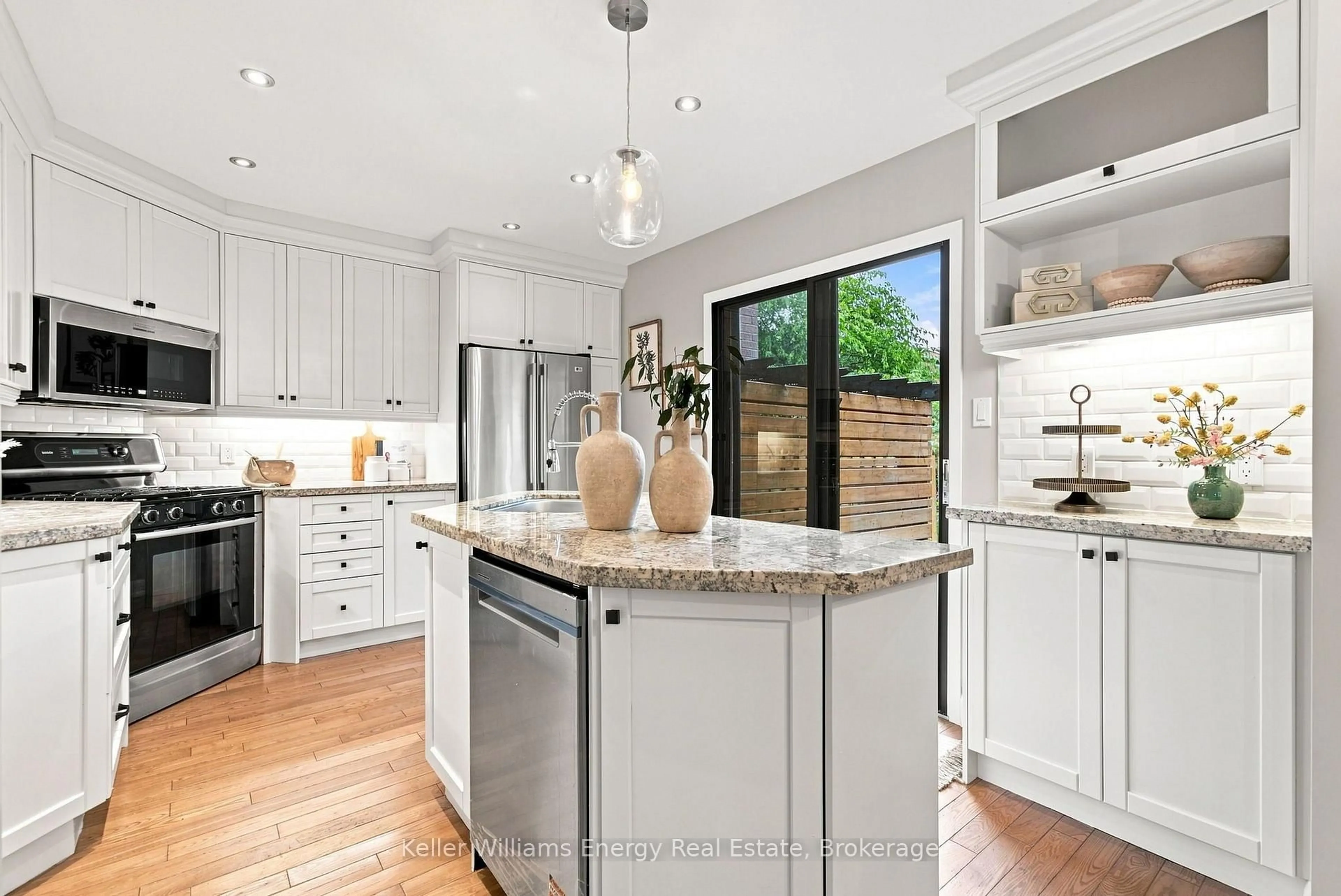Contemporary kitchen, ceramic/tile floor for 61 Fernbank Pl, Whitby Ontario L1R 1T1