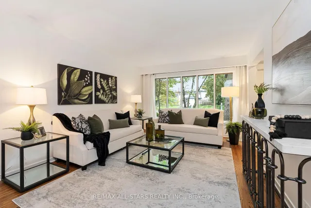 11 Gillbank Cres, Toronto 3