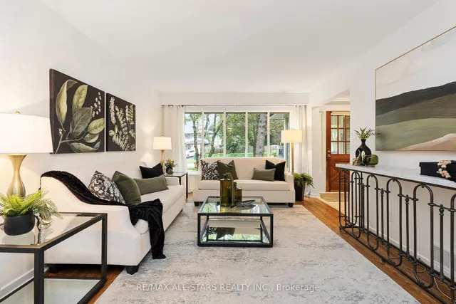 11 Gillbank Cres, Toronto 4