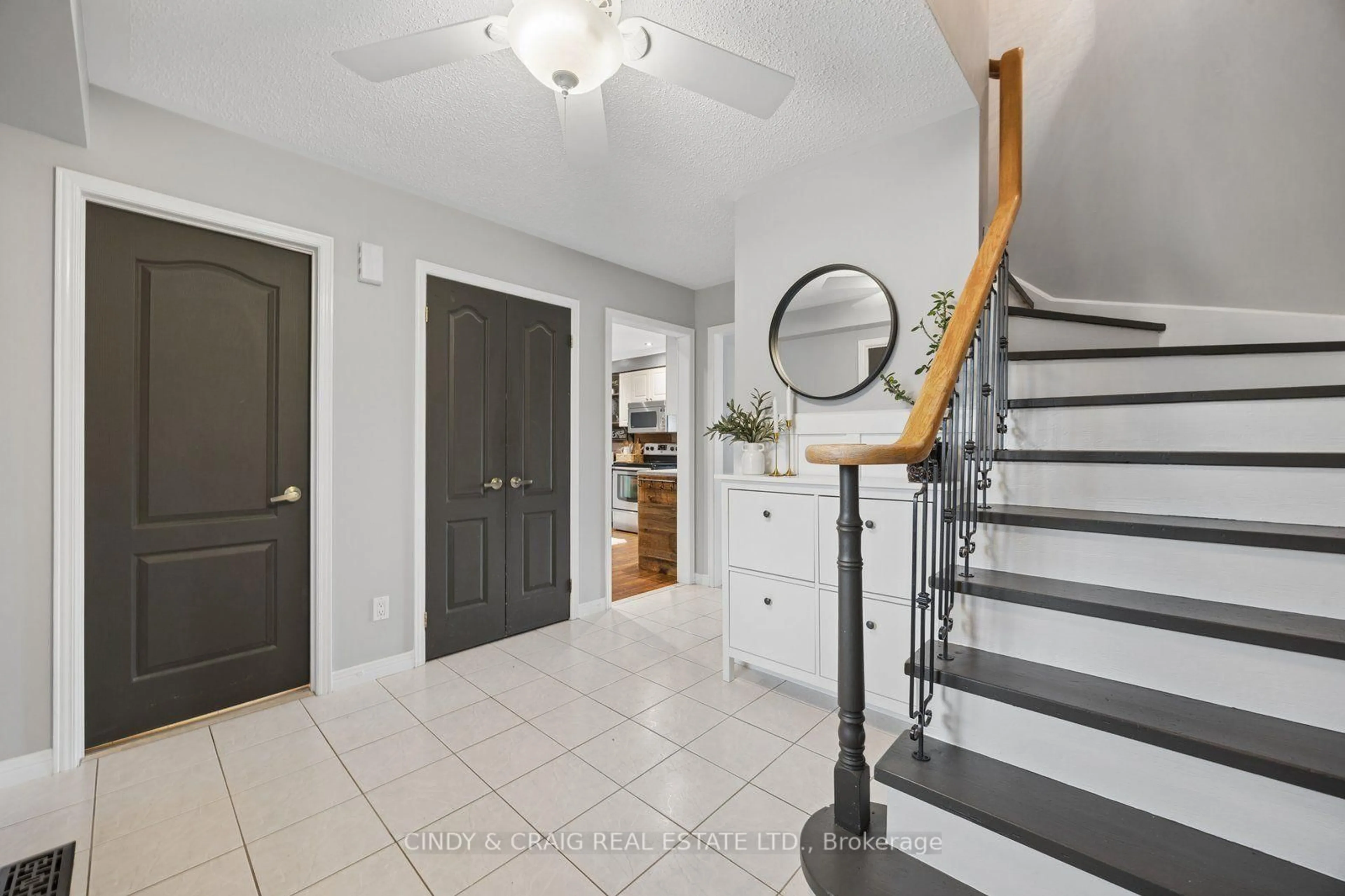 Indoor entryway for 69 Kintyre St, Clarington Ontario L1E 2Y6