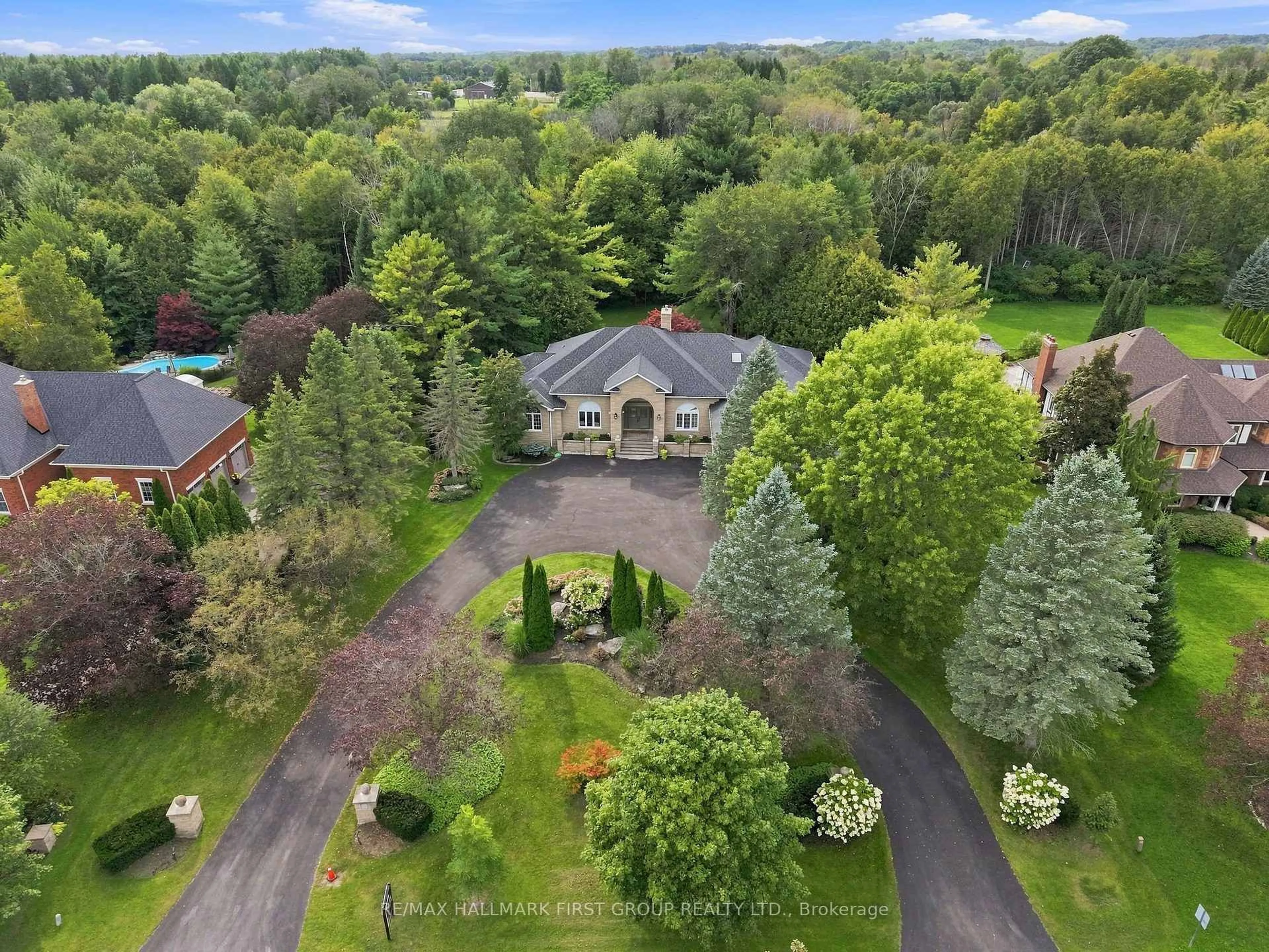 A pic from outside/outdoor area/front of a property/back of a property/a pic from drone, unknown for 48 Buggey Lane, Ajax Ontario L1Z 1X5