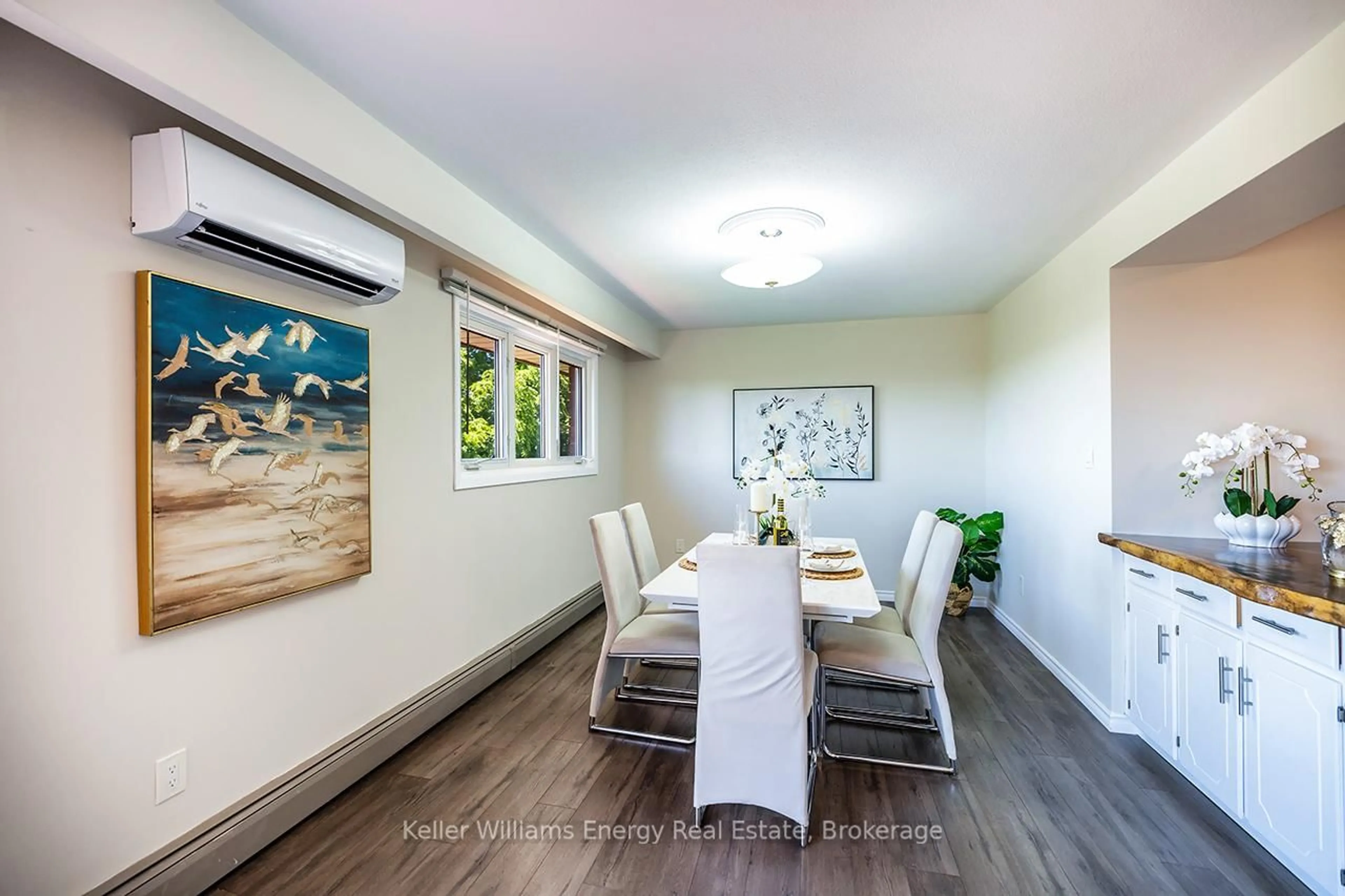 Dining room, wood/laminate floor for 94 Grandview St, Oshawa Ontario L1H 7C4