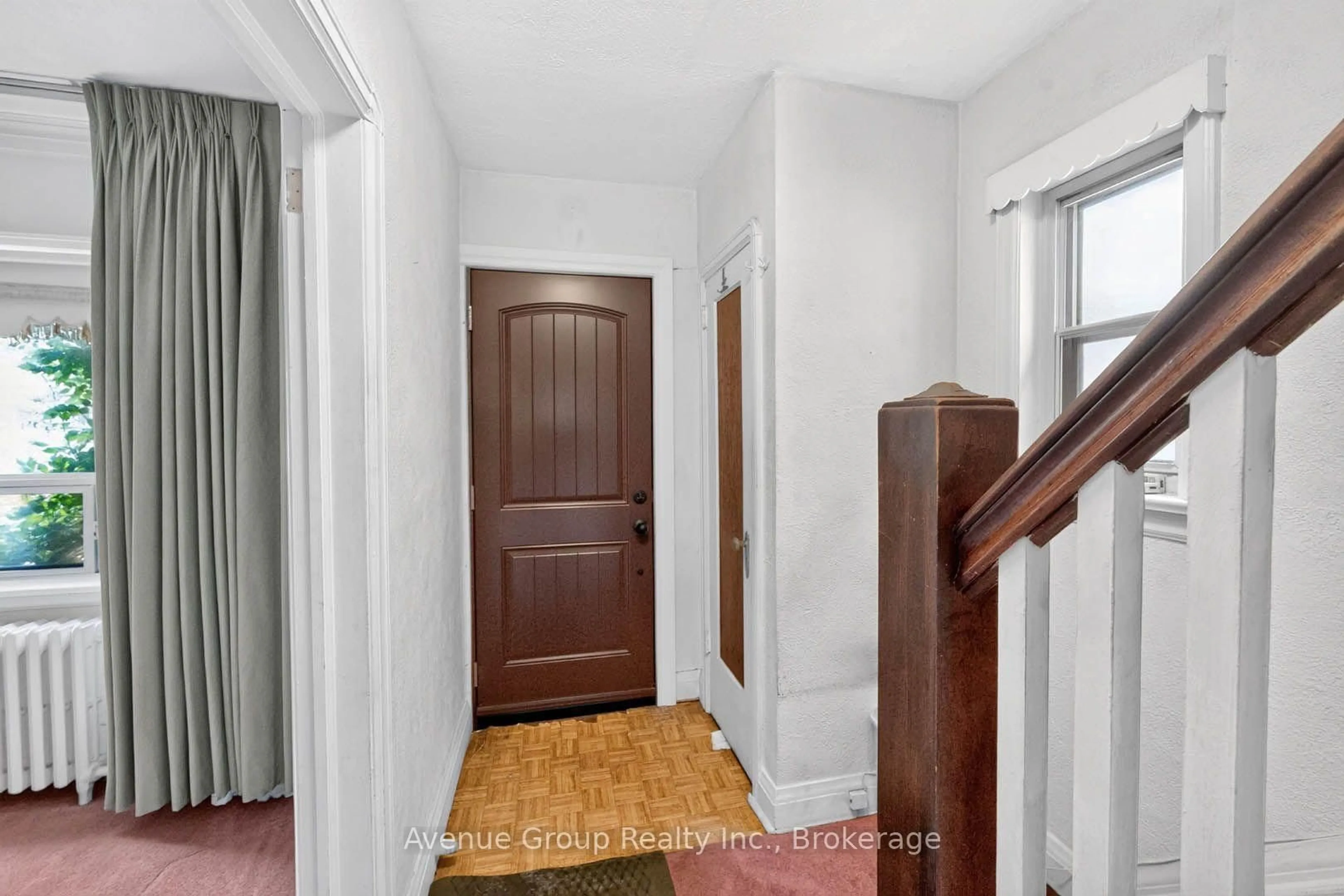 Indoor entryway for 1 Warland Ave, Toronto Ontario M4J 3E8