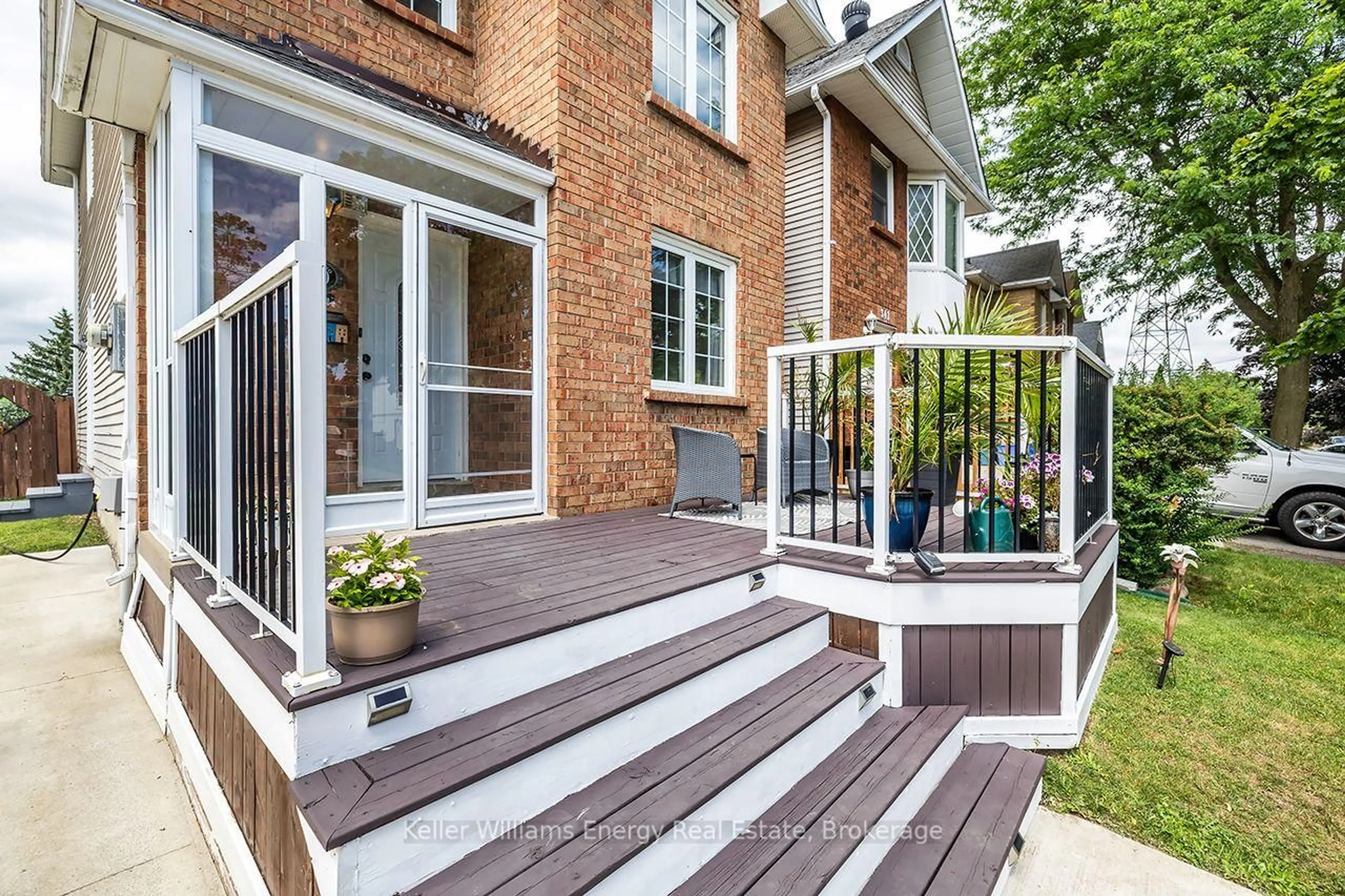 Unknown for 340 Pompano Crt, Oshawa Ontario L1K 1M9