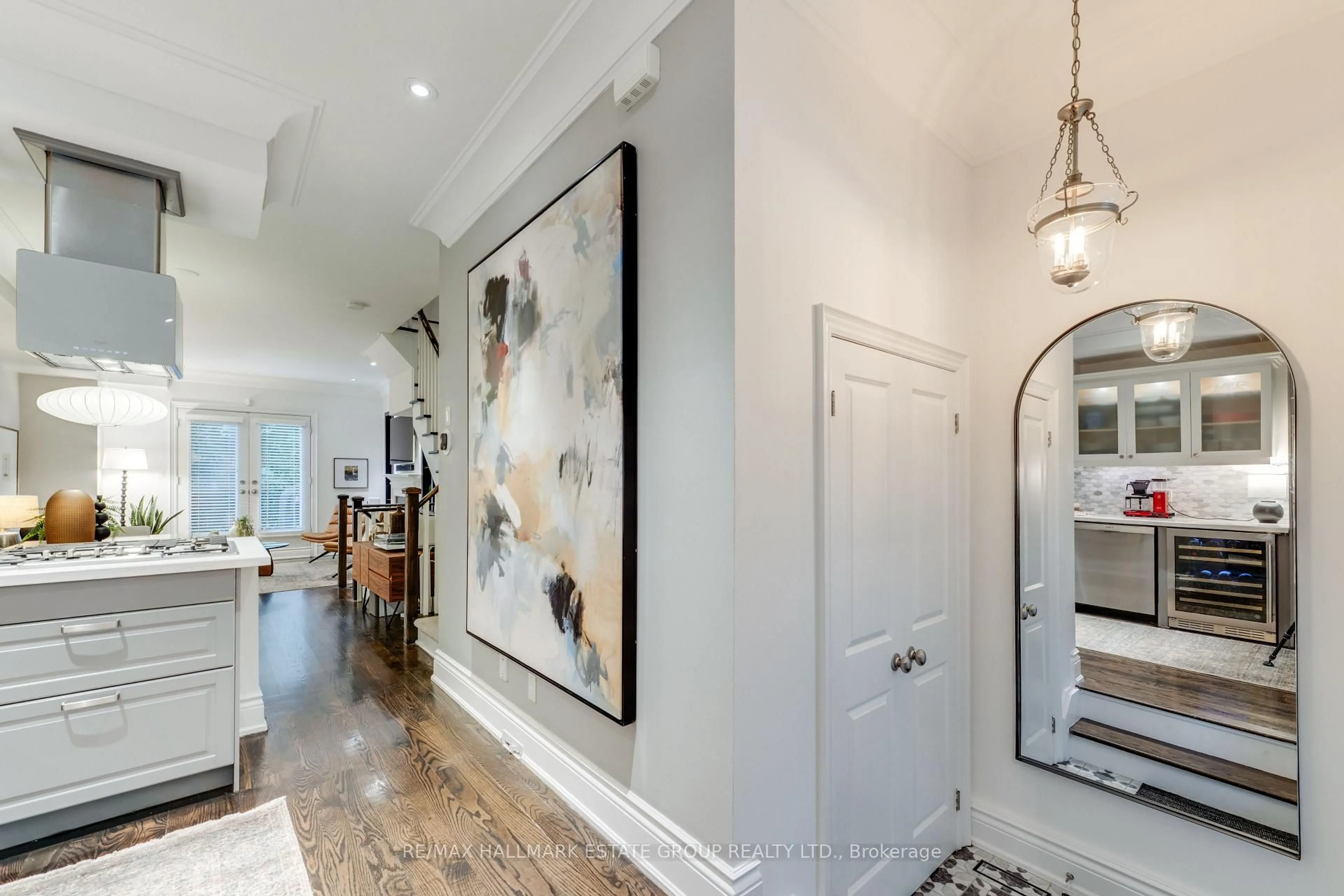 Indoor entryway for 6B Scarborough Rd, Toronto Ontario M4E 3M5