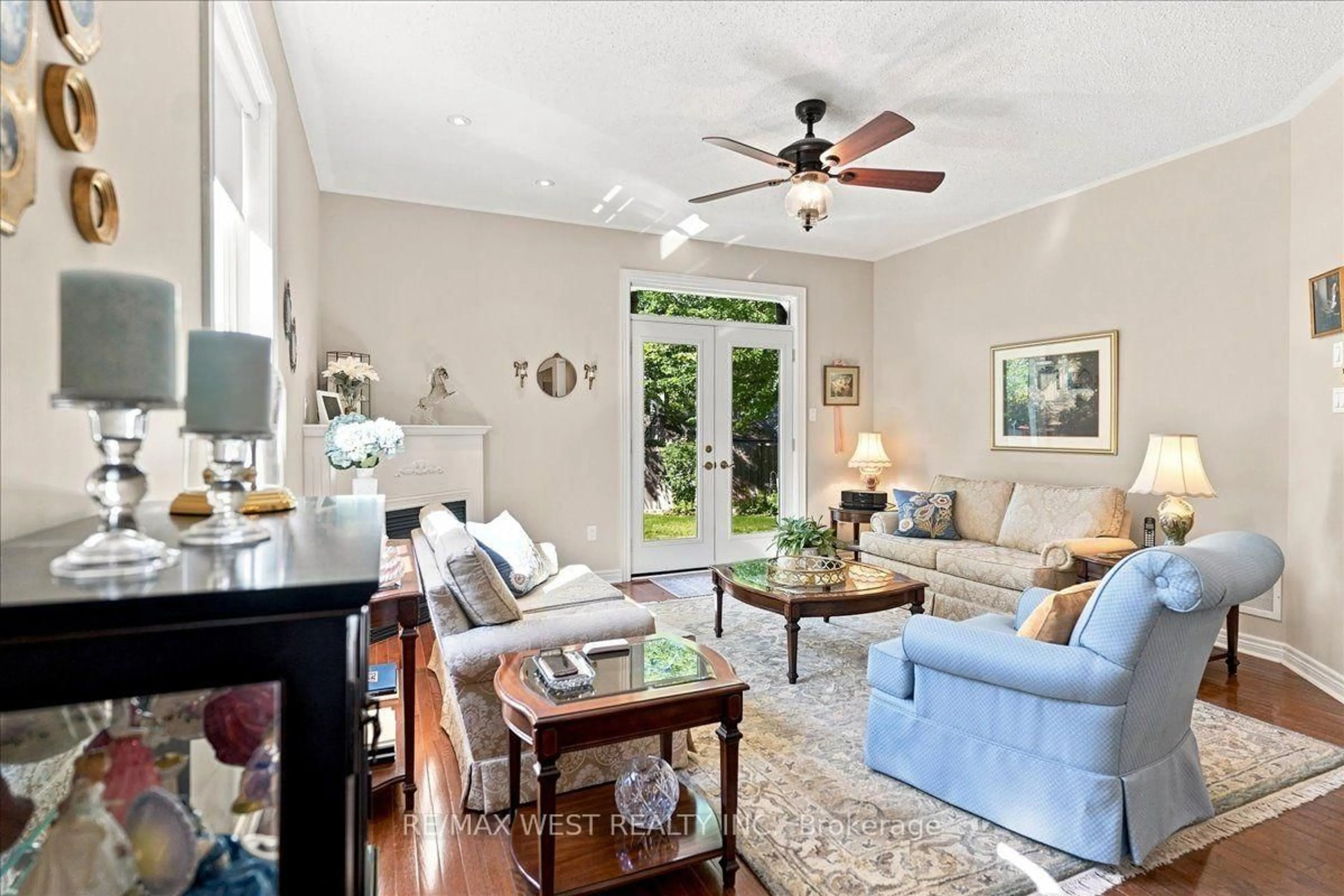 Living room with furniture, unknown for 68 Sherrington Dr, Scugog Ontario L9L 2E7