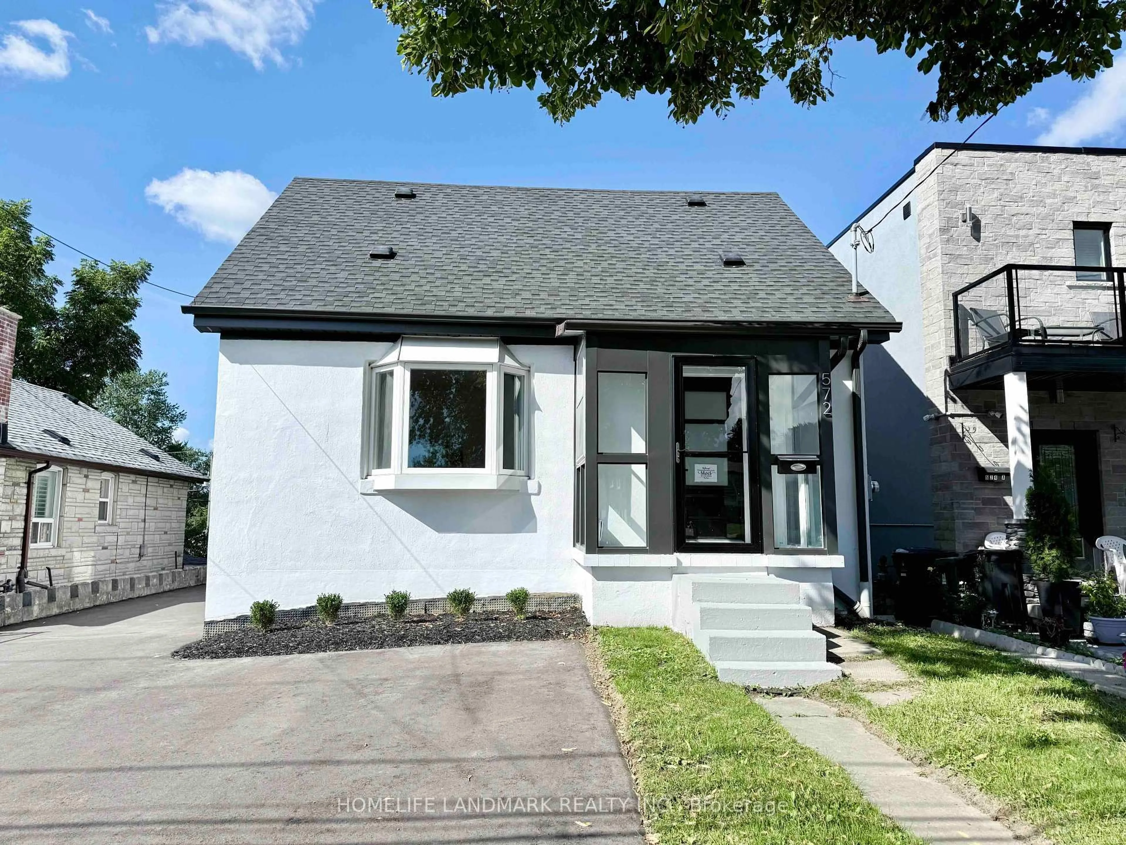 Home with brick exterior material, street for 572 Pharmacy Ave, Toronto Ontario M1L 3G9