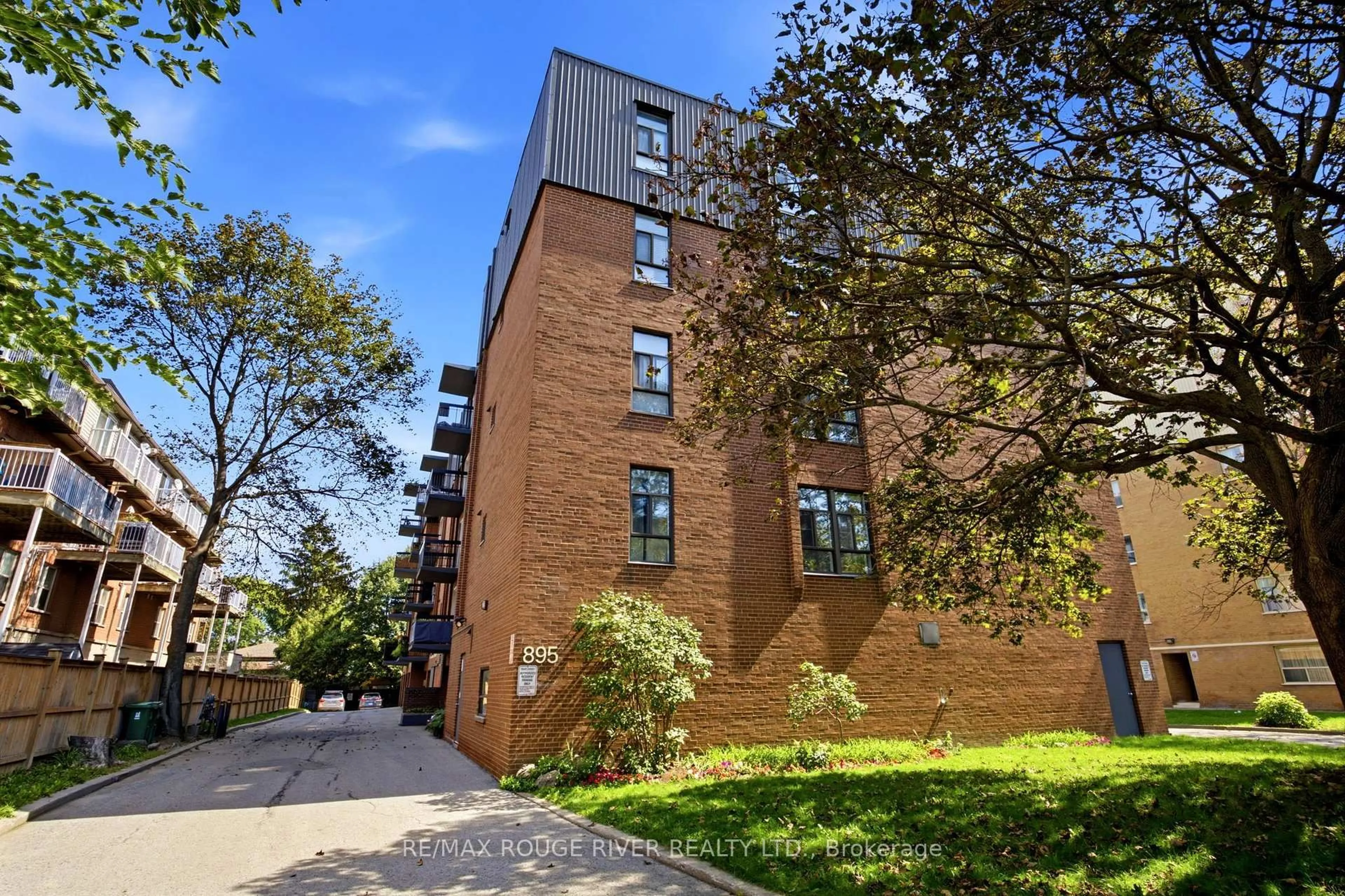 Home with brick exterior material, unknown for 895 Kennedy Rd #406, Toronto Ontario M1K 2E9