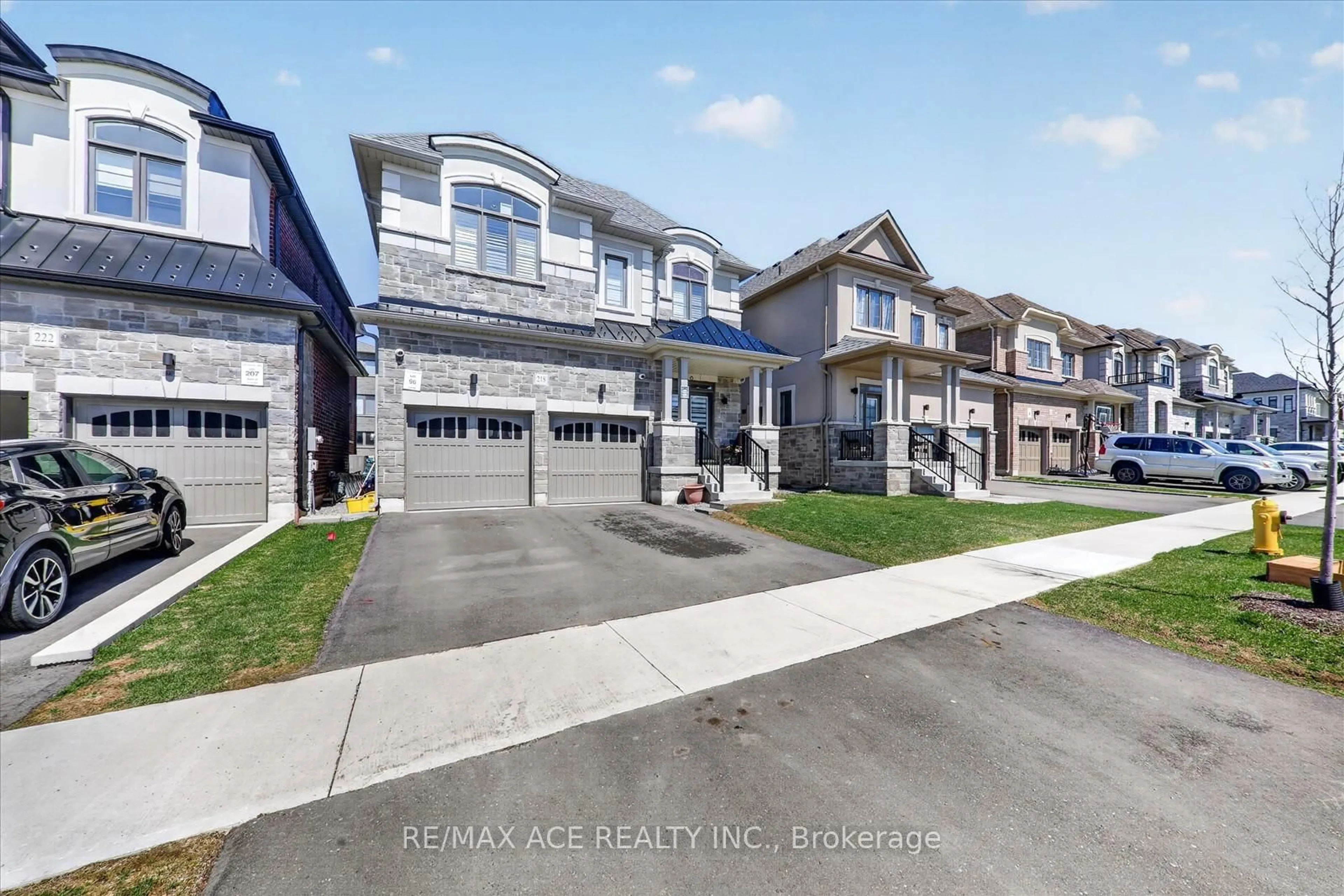 Unknown for 218 Flood Ave, Clarington Ontario L1B 0W6