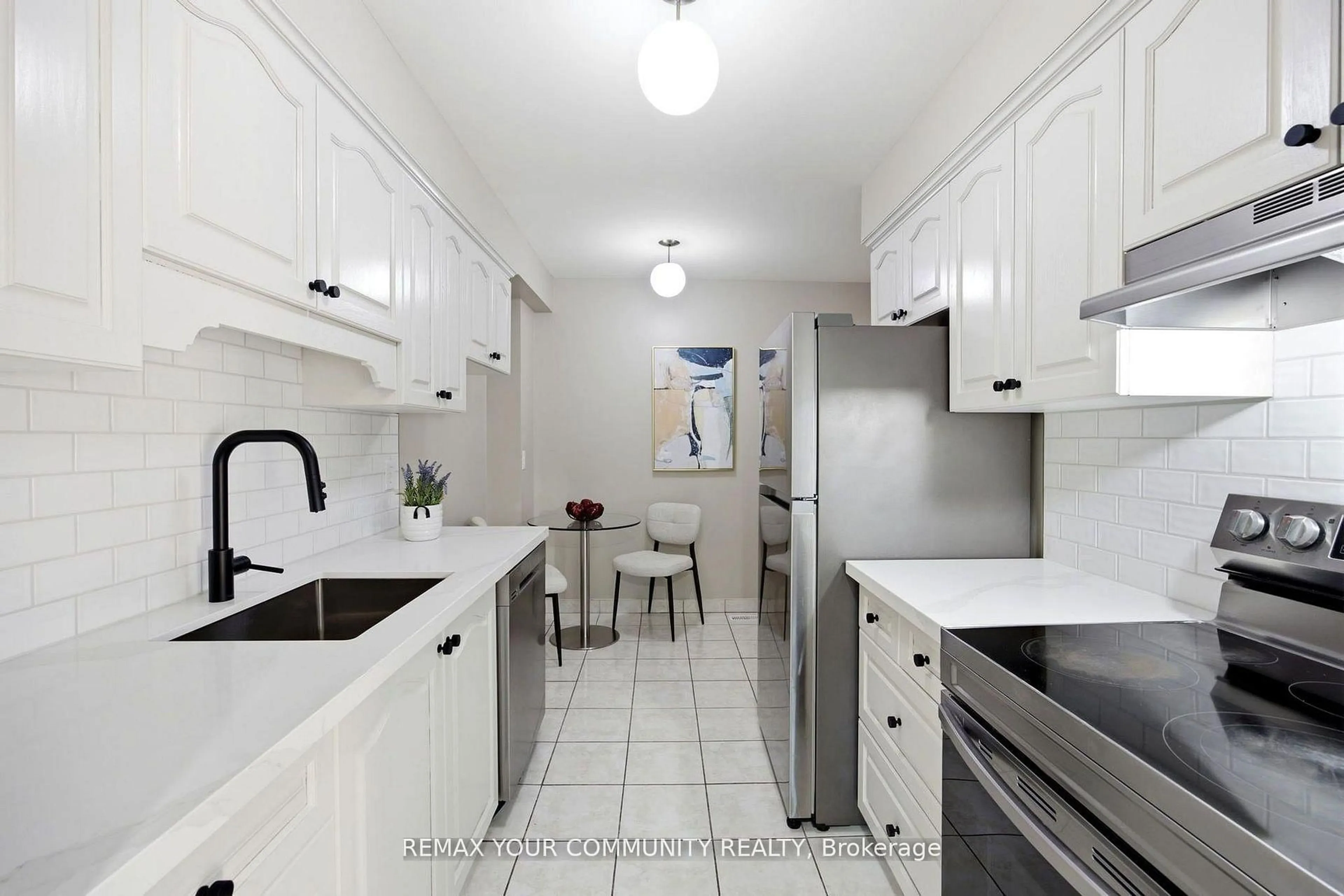 Standard kitchen, ceramic/tile floor for 80 Dundalk Dr #32, Toronto Ontario M1P 4T7