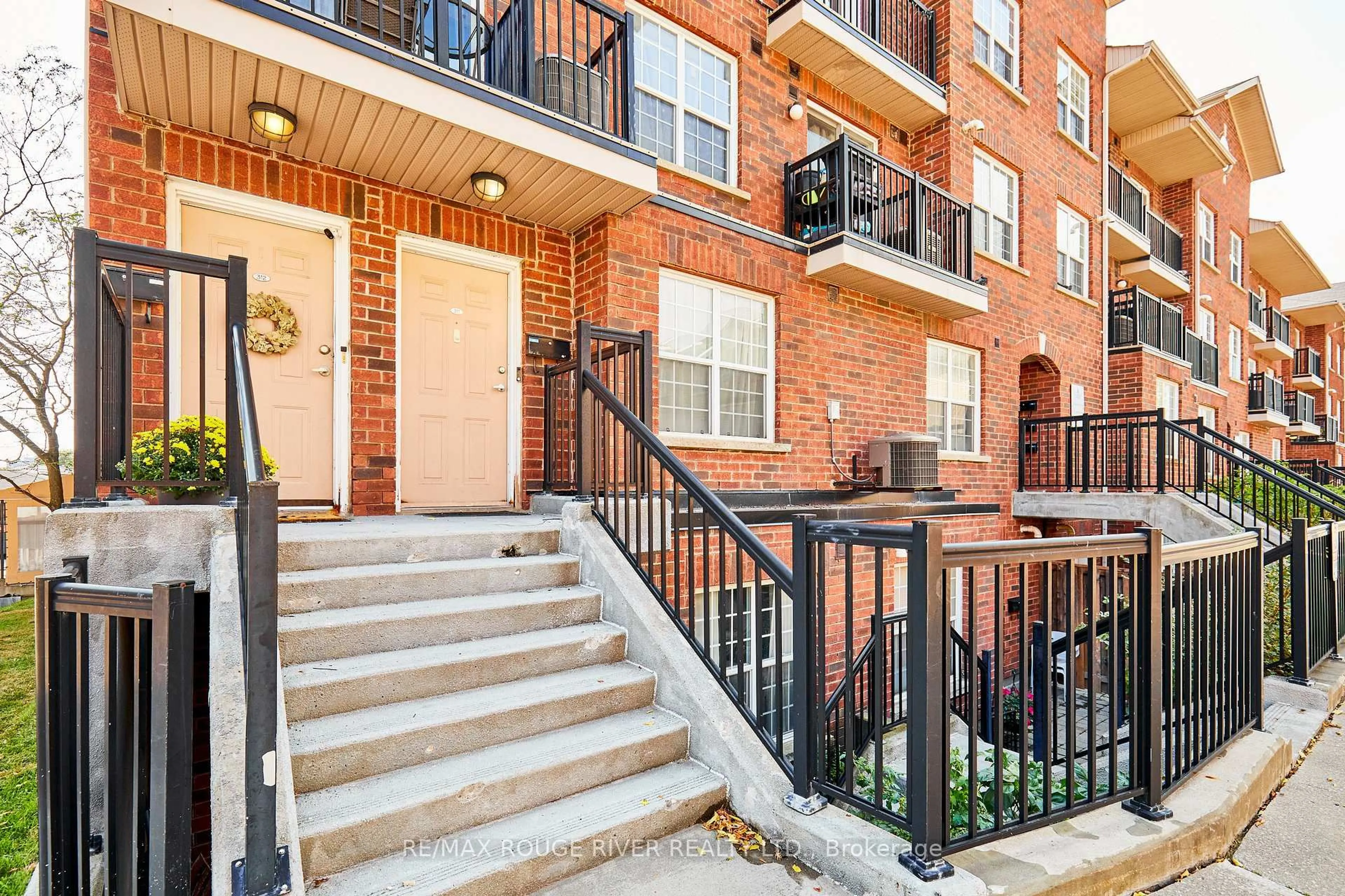 Unknown for 25 Strangford Lane #312, Toronto Ontario M1L 0E5
