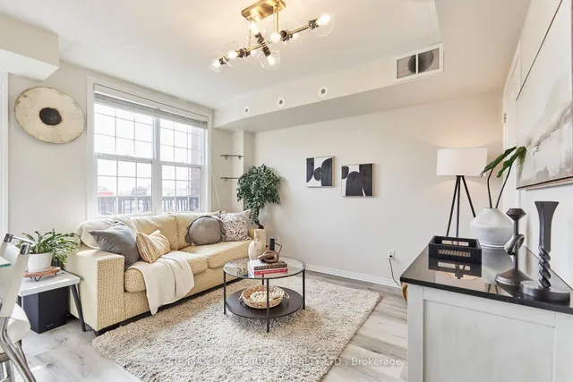 25 Strangford Lane #312, Toronto 4