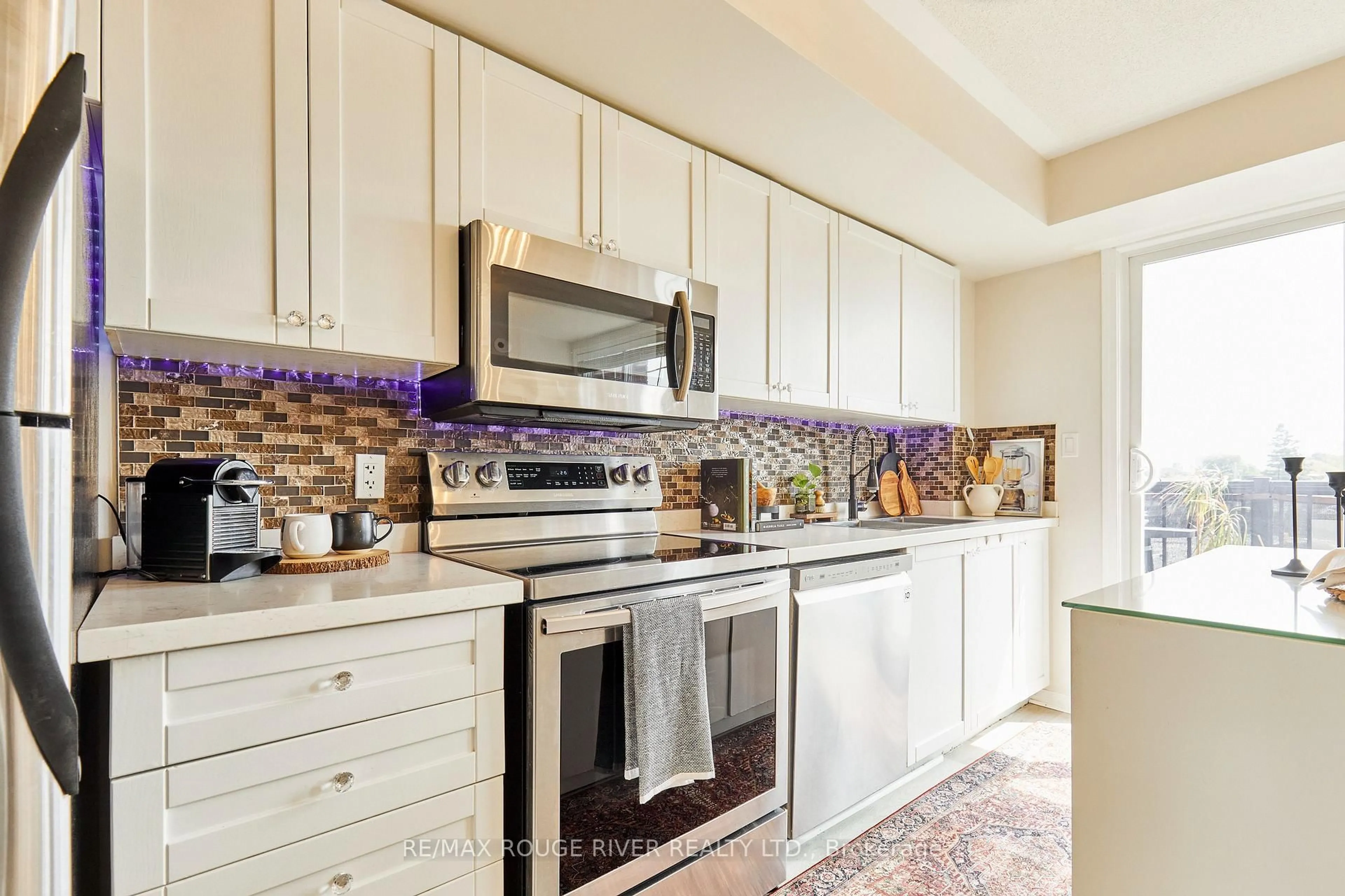 Unknown for 25 Strangford Lane #312, Toronto Ontario M1L 0E5