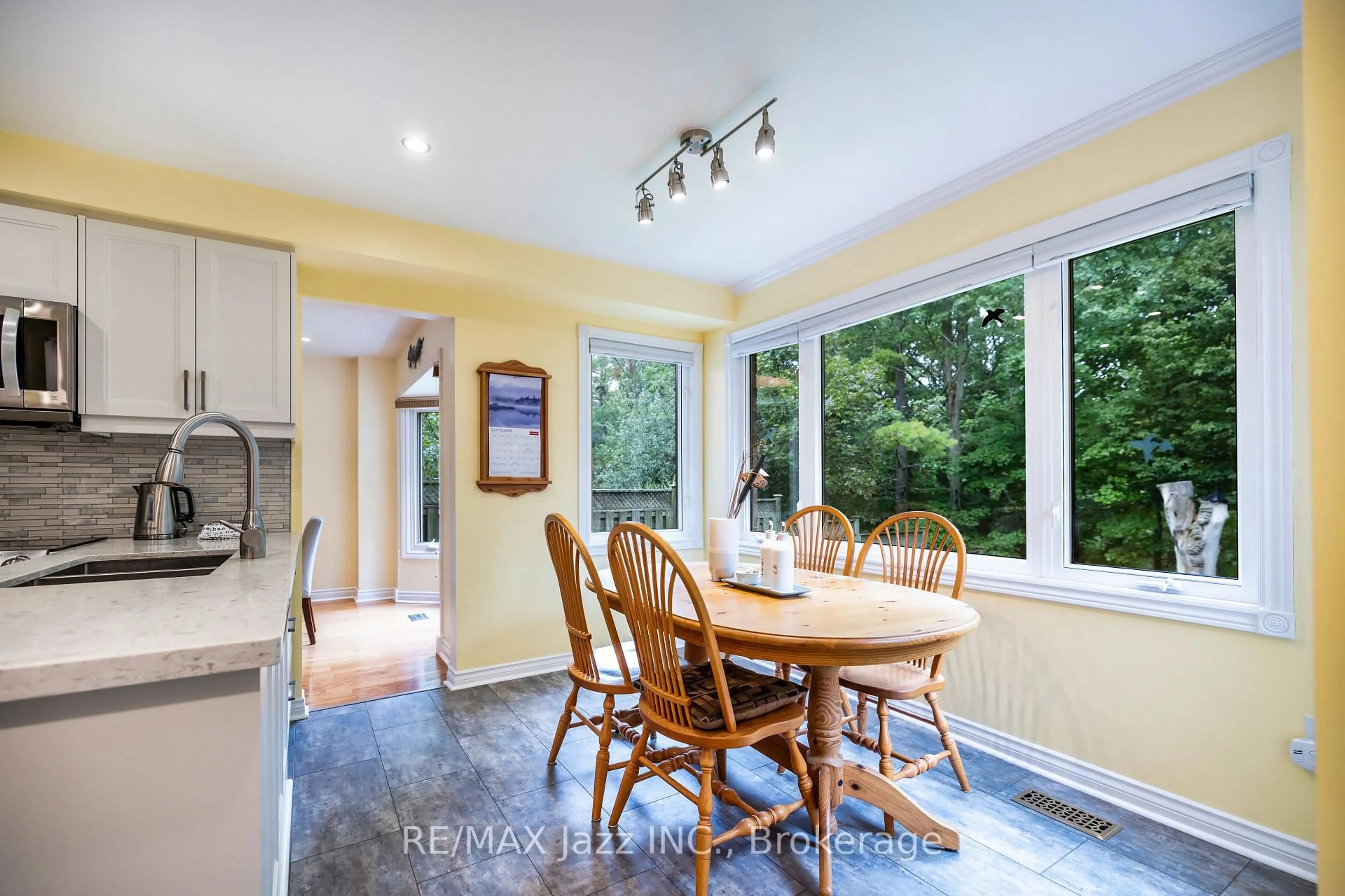 Unknown for 29 Valleycrest Dr, Clarington Ontario L1E 1J2