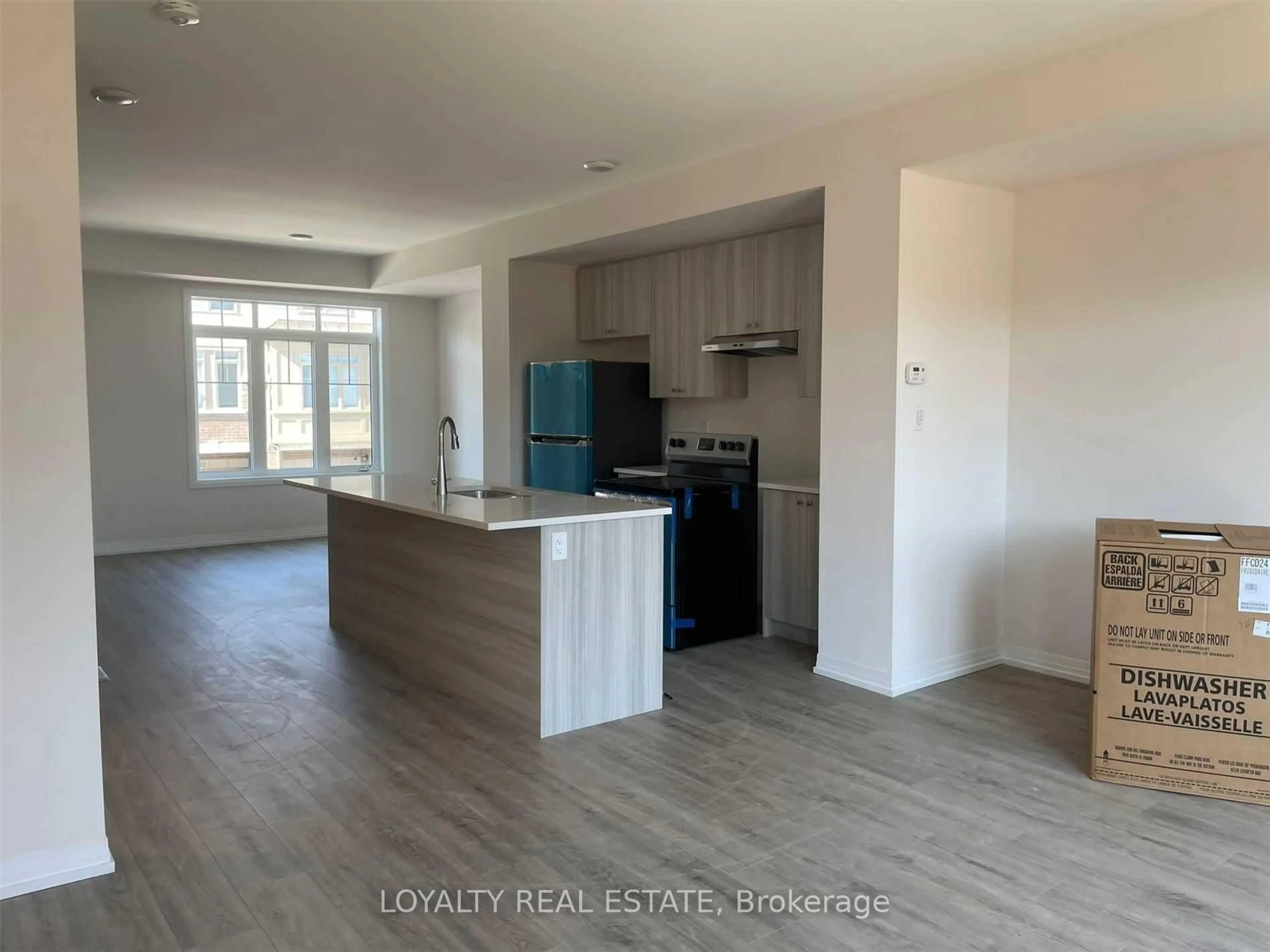 Open concept kitchen, unknown for 107 Bavin St, Clarington Ontario L1C 7H5