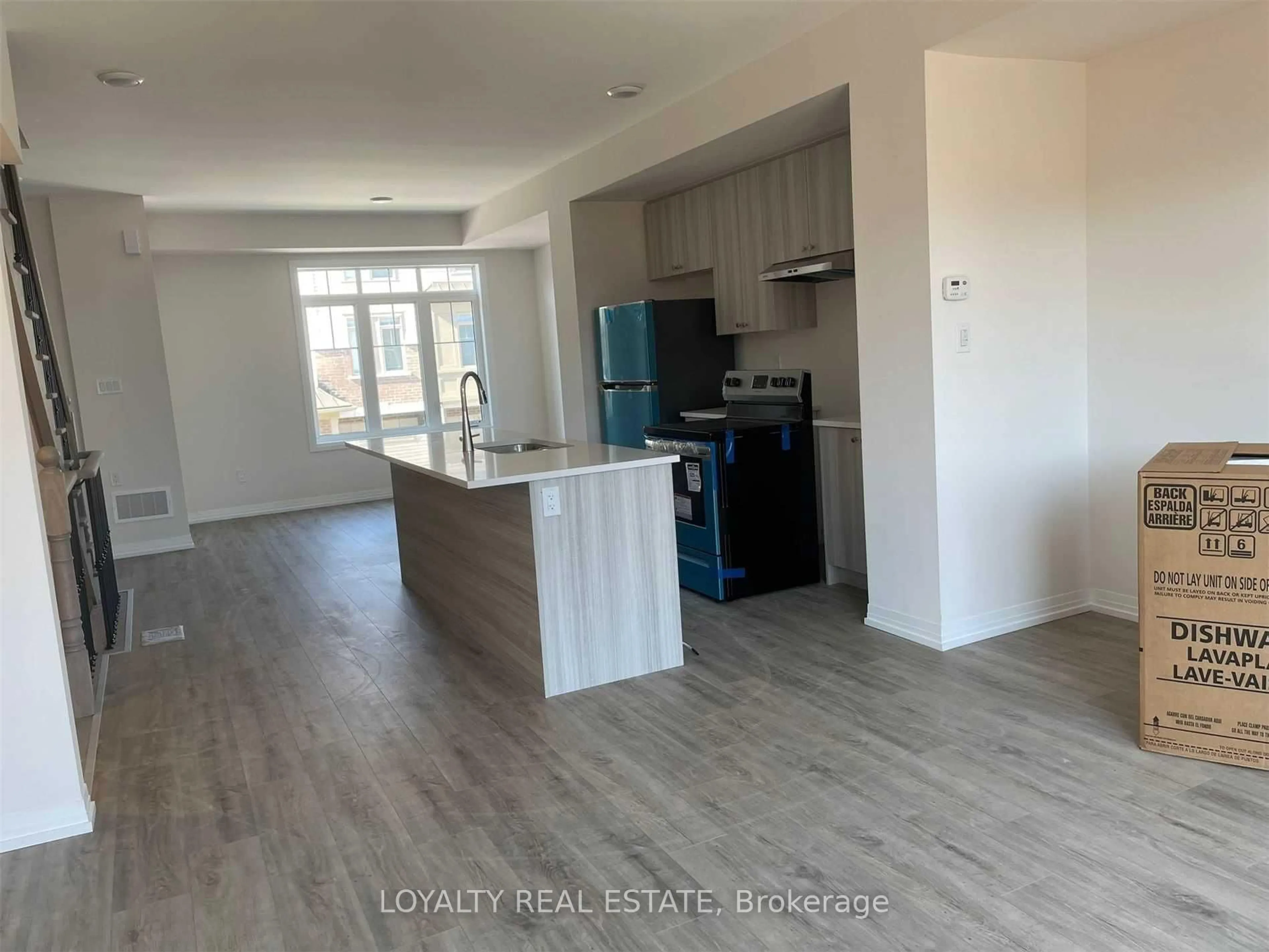 Open concept kitchen, unknown for 107 Bavin St, Clarington Ontario L1C 7H5