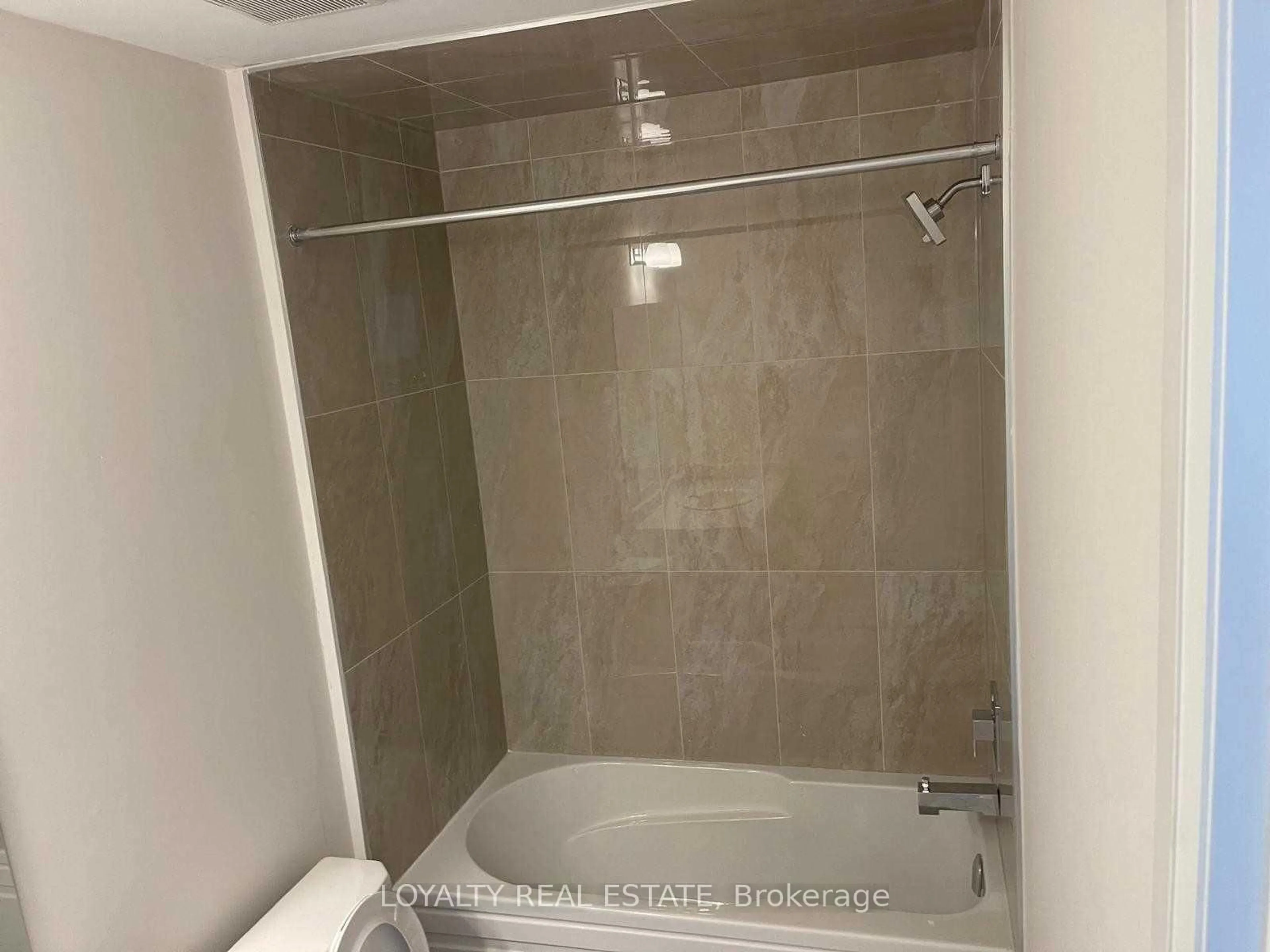 Standard bathroom, ceramic/tile floor for 107 Bavin St, Clarington Ontario L1C 7H5