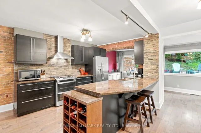 1 Glenmount Park Rd, Toronto 5