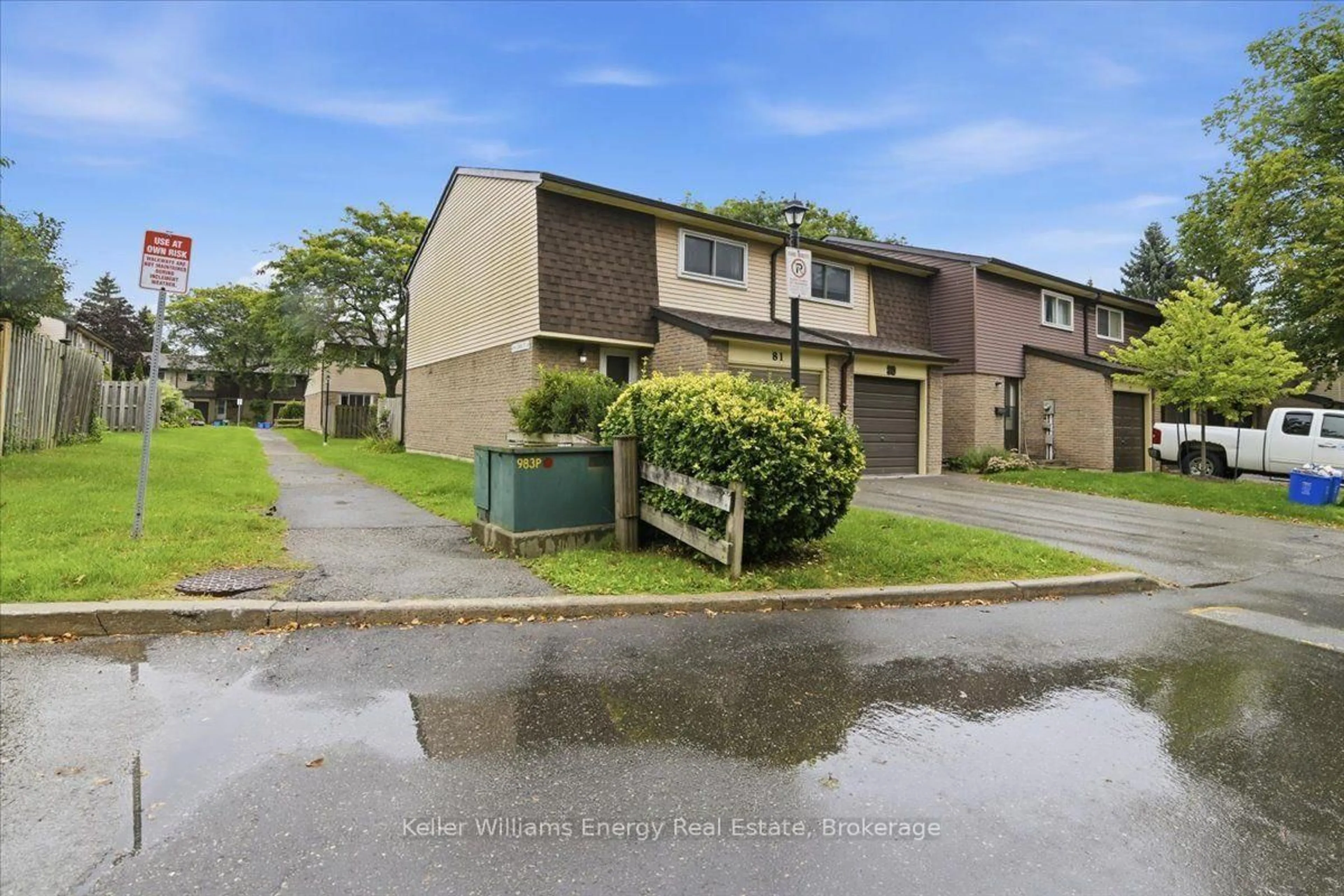 A pic from outside/outdoor area/front of a property/back of a property/a pic from drone, street for 909 Burns St #81, Whitby Ontario L1N 6J5