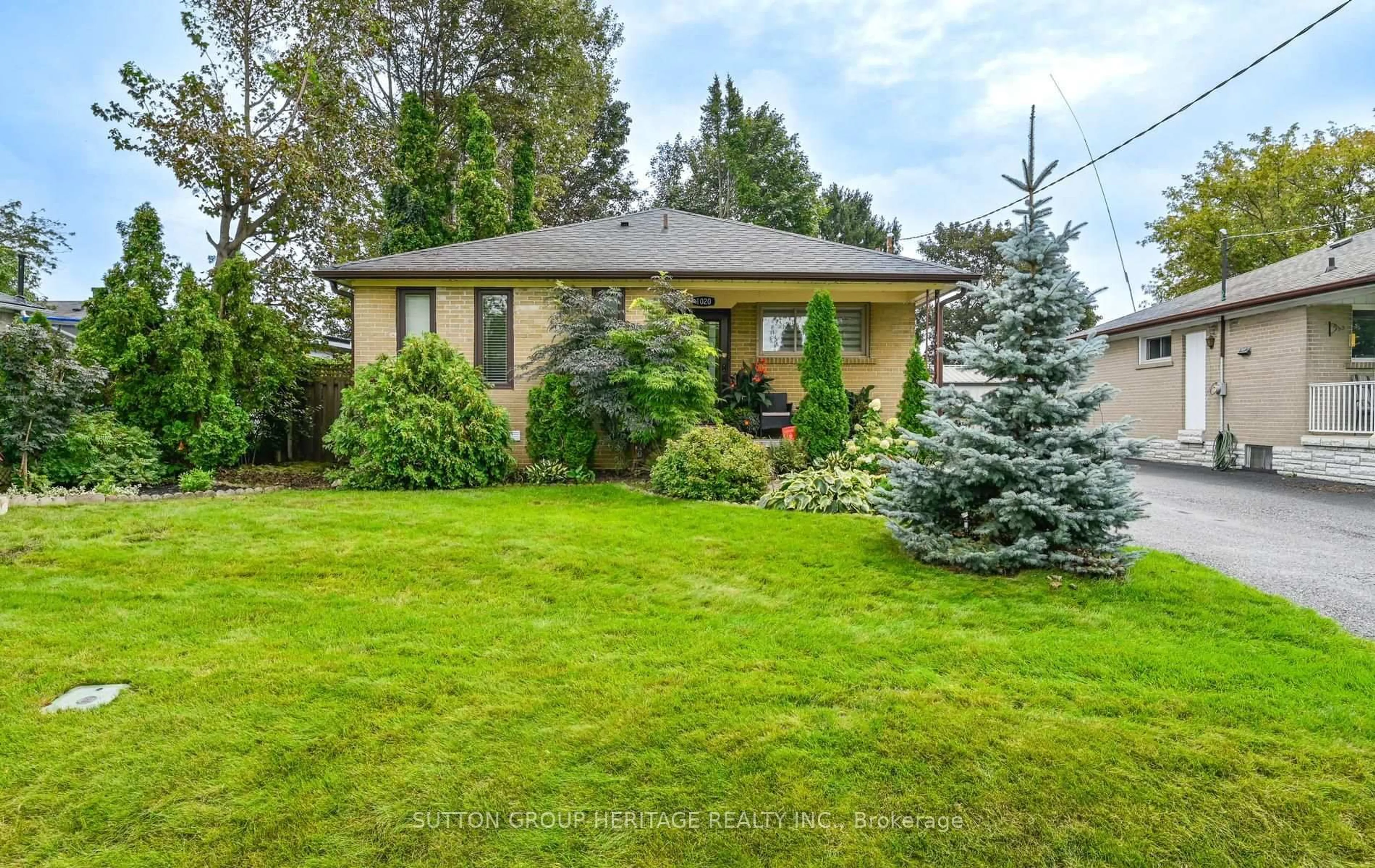 Unknown for 1020 Wardman Cres, Whitby Ontario L1N 3G9