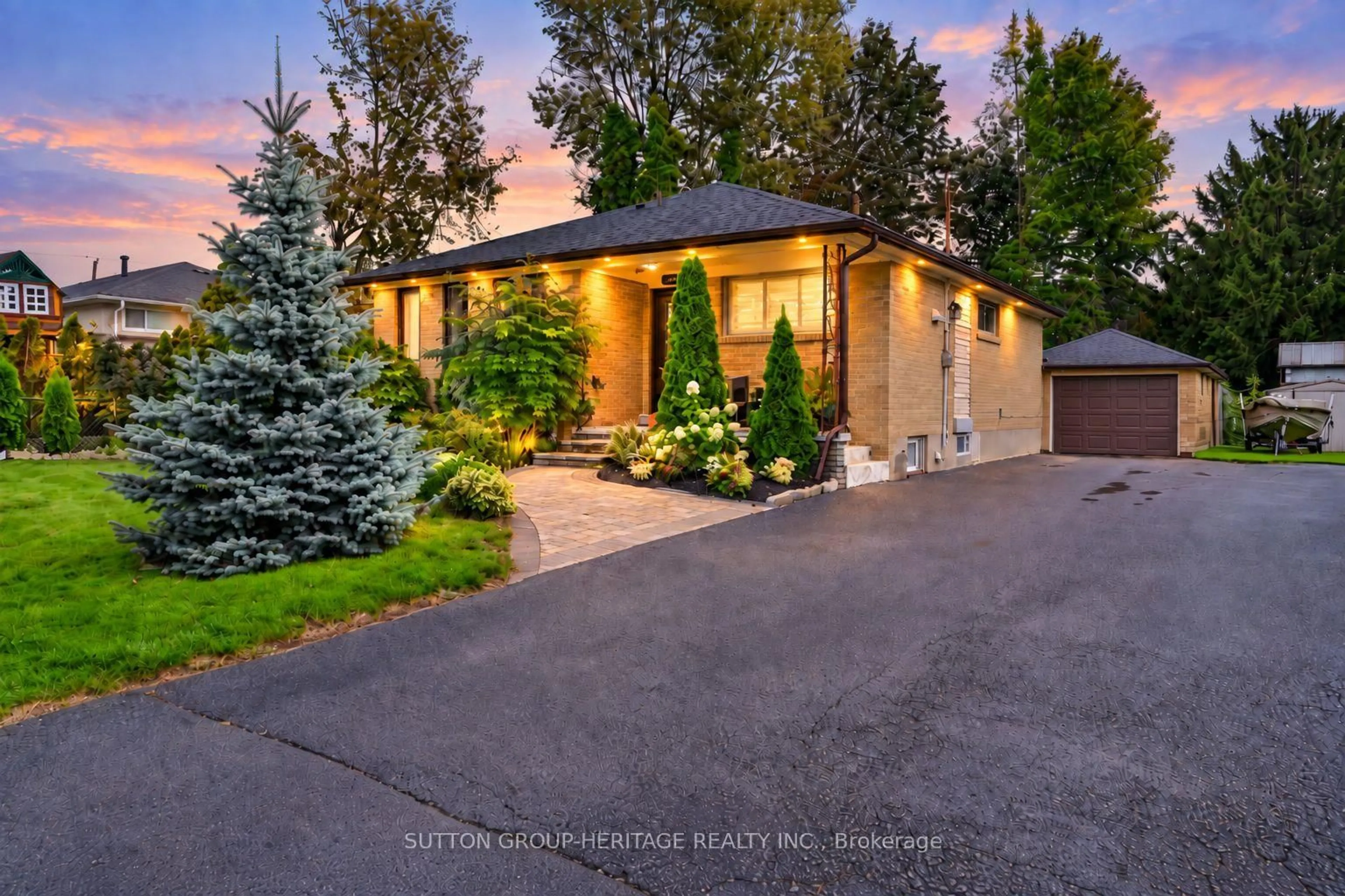 Unknown for 1020 Wardman Cres, Whitby Ontario L1N 3G9