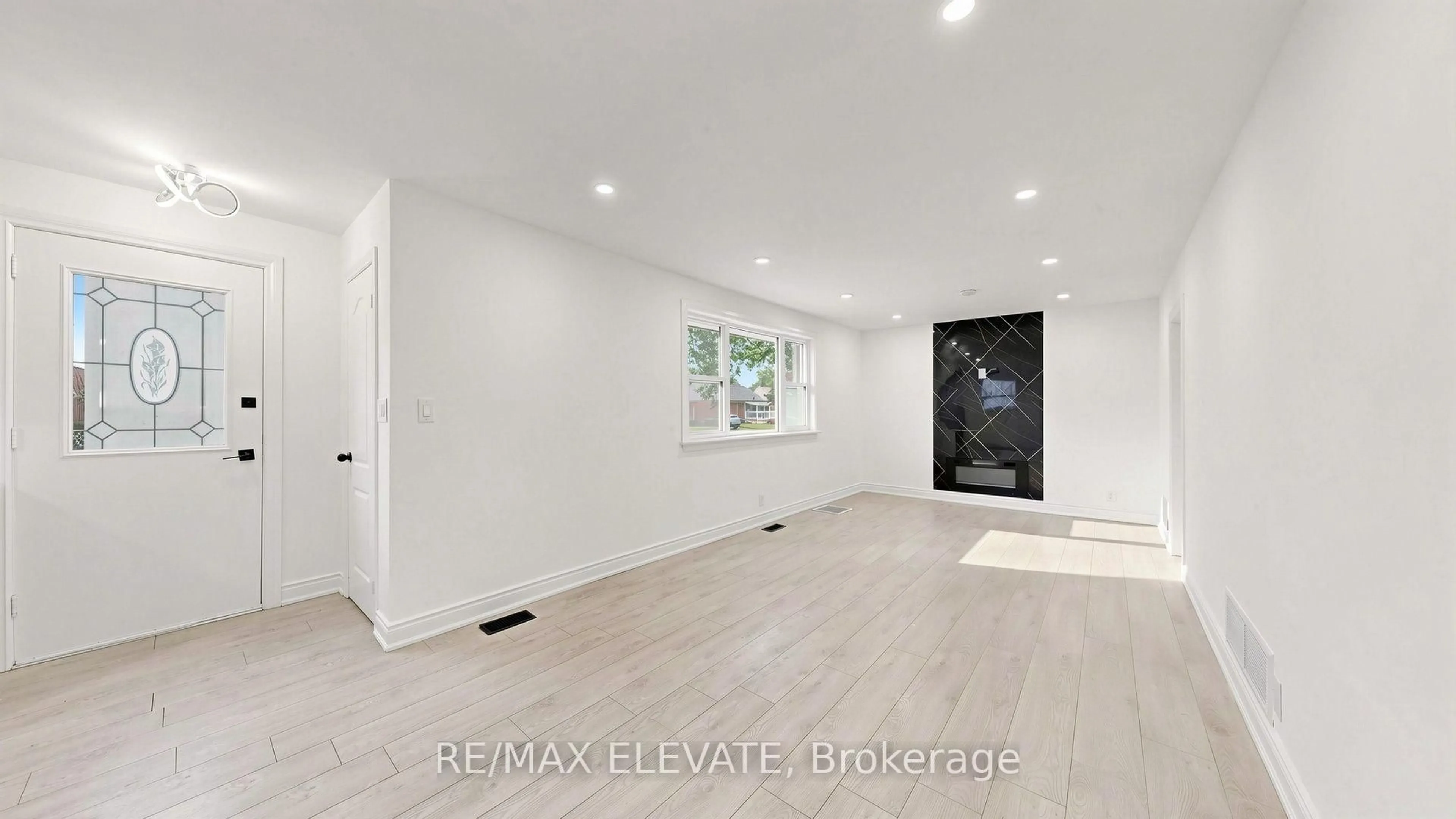 Indoor entryway for 81 Admiral Rd, Ajax Ontario L1S 2N8