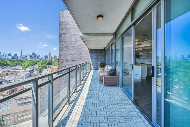 1201 Dundas St #902, Toronto 4