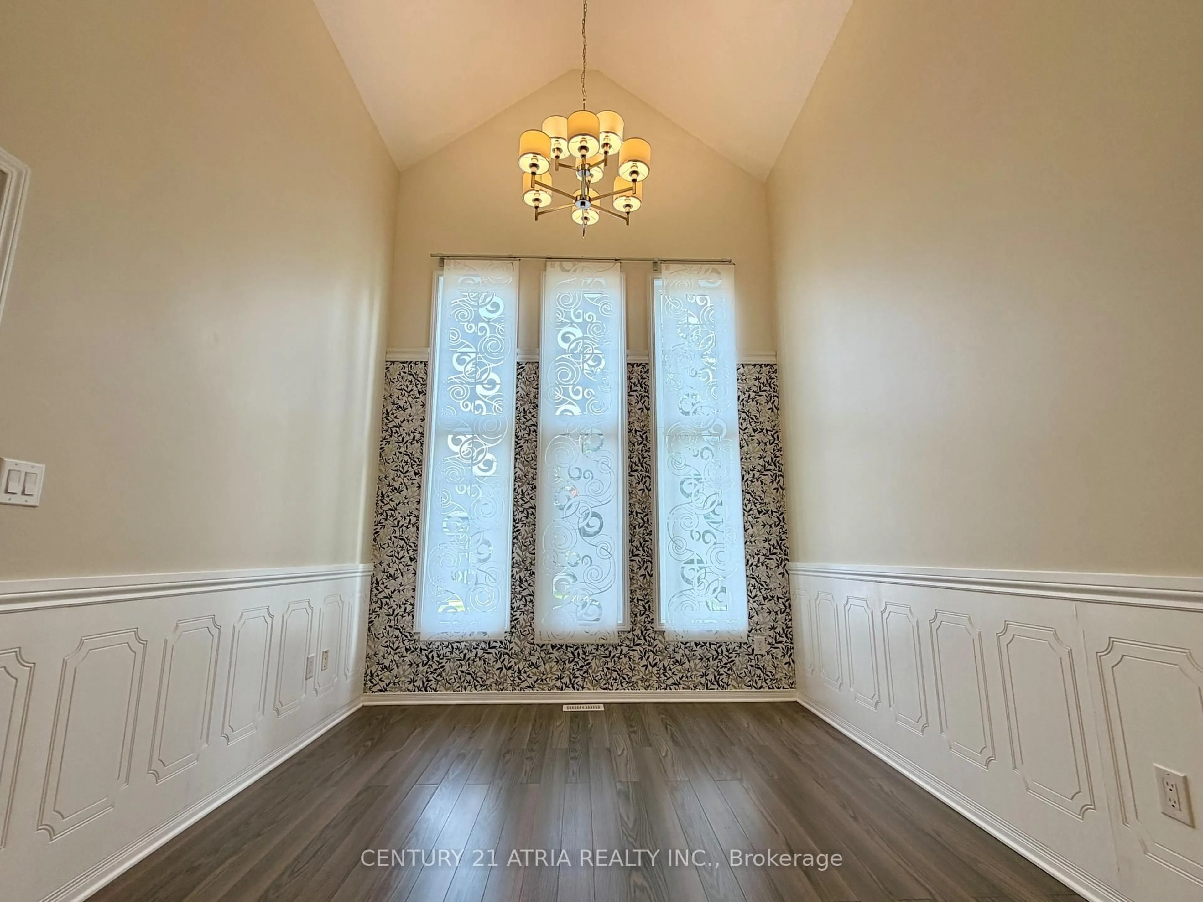 Indoor entryway for 101 Elliottglen Dr, Ajax Ontario L1Z 0G9
