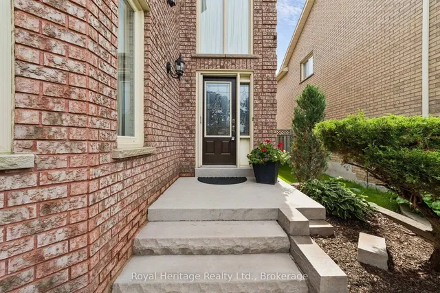 41 Winterberry Dr, Whitby 4